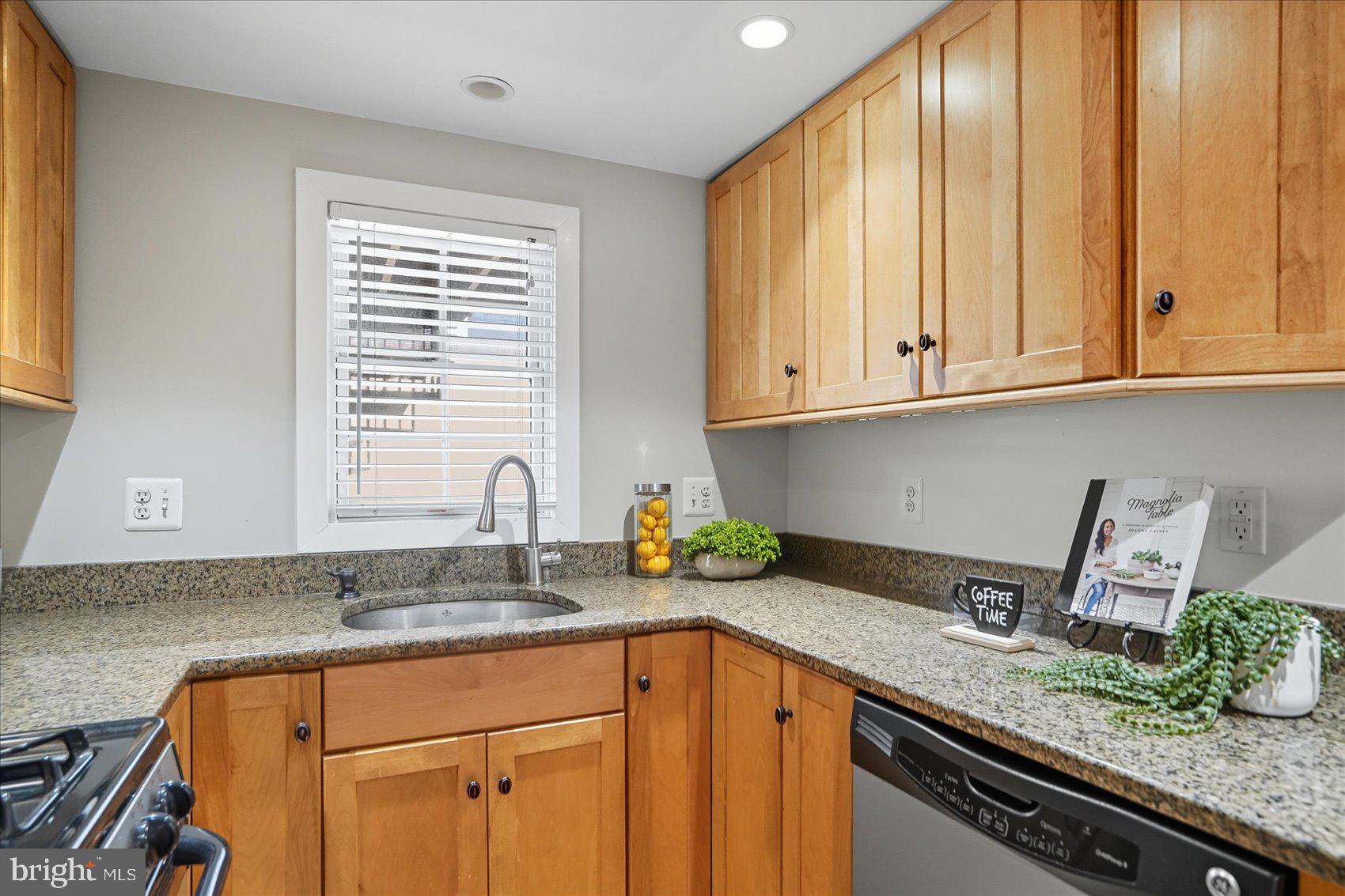 LITTLE ITALY - Residential