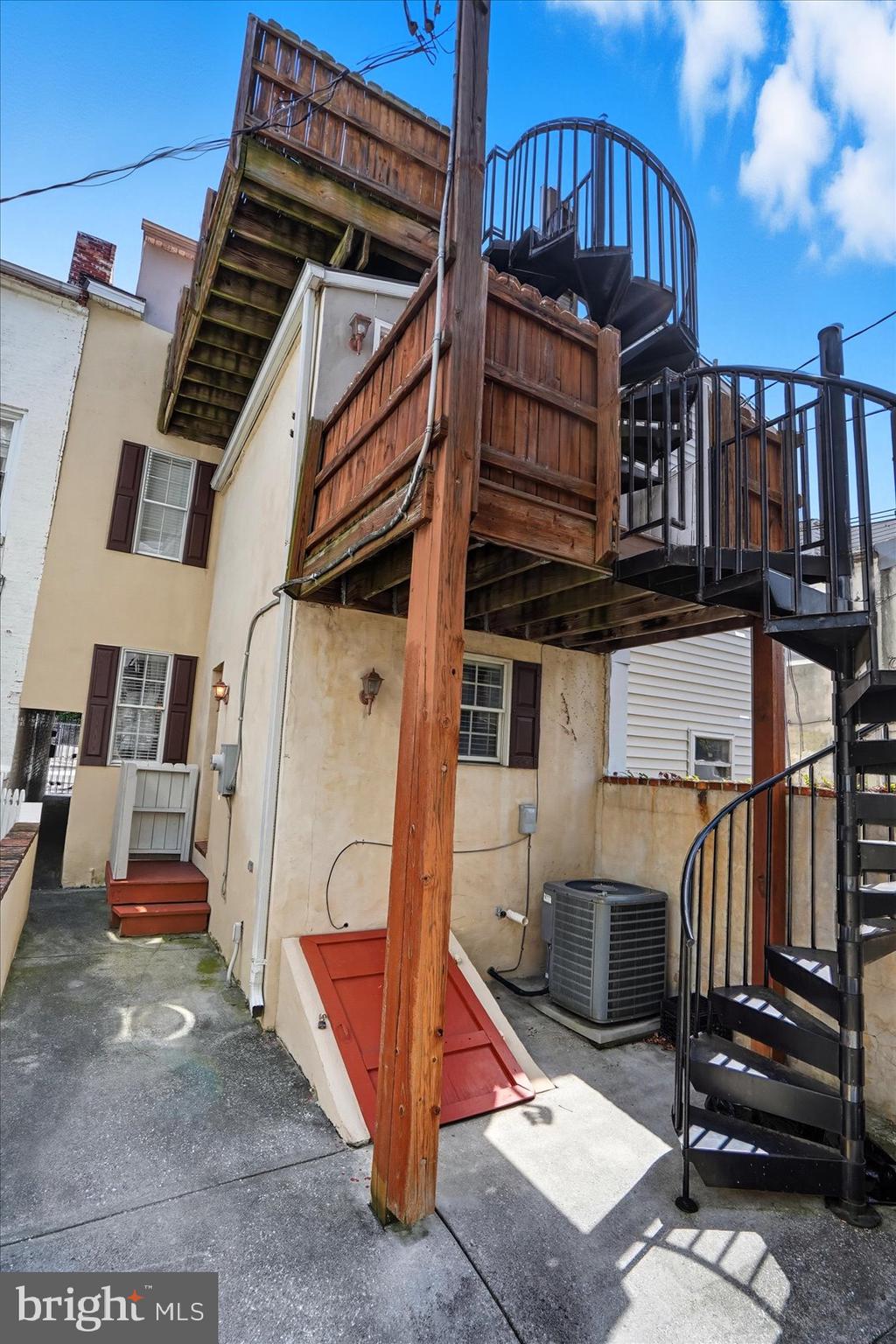 LITTLE ITALY - Residential