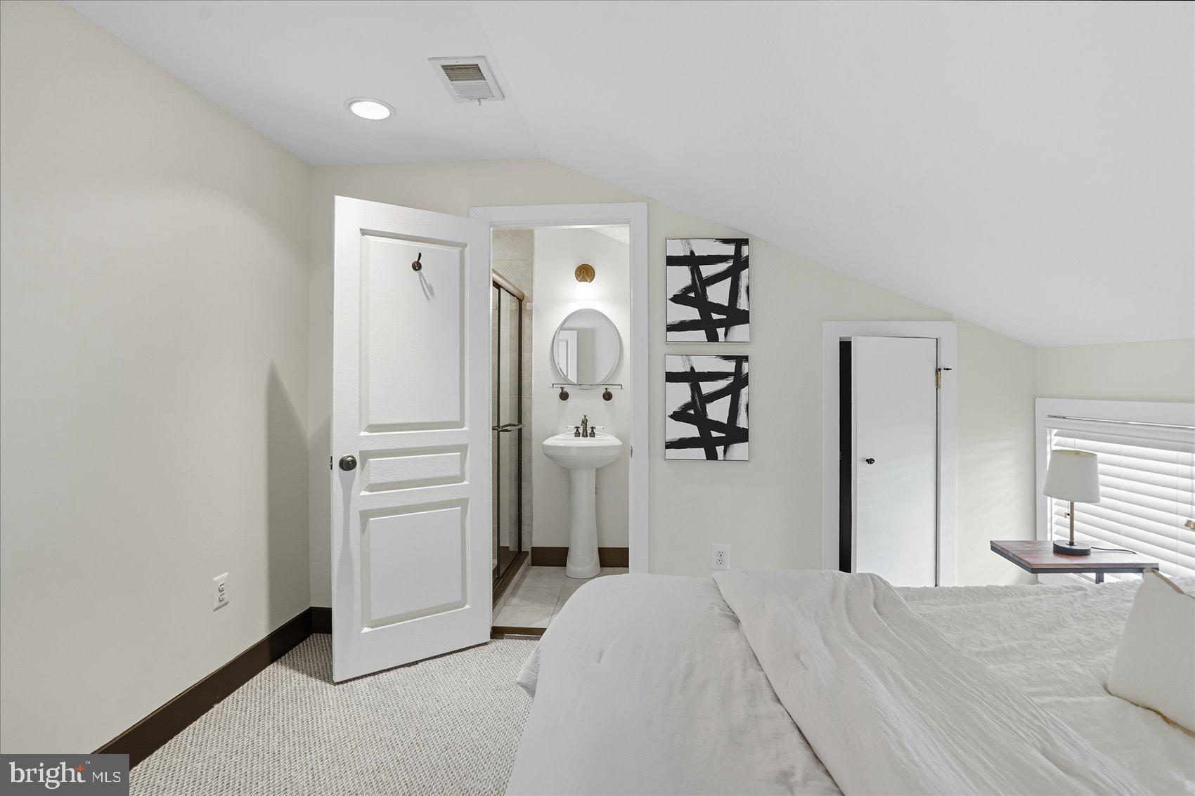 LITTLE ITALY - Residential