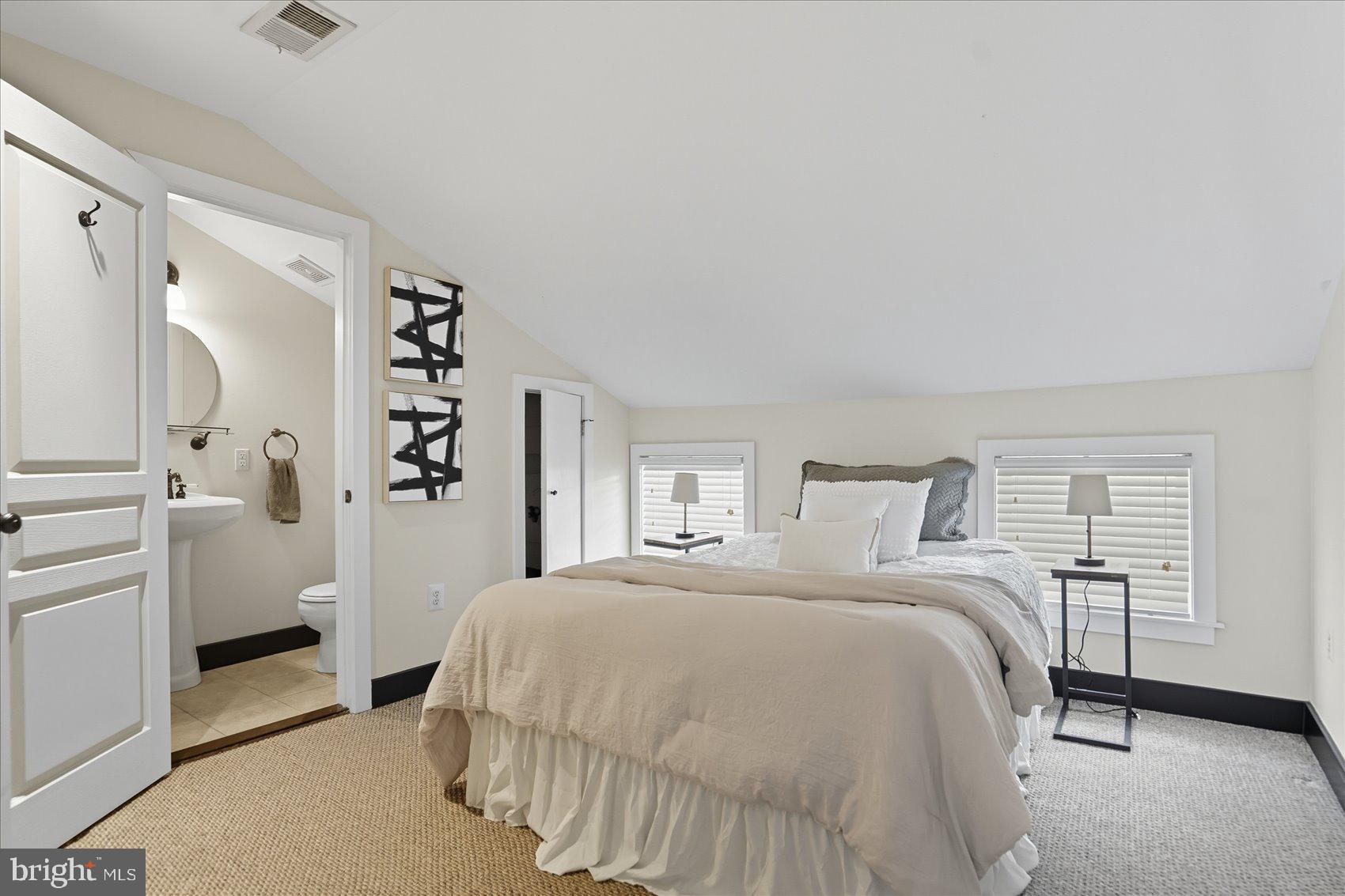 LITTLE ITALY - Residential