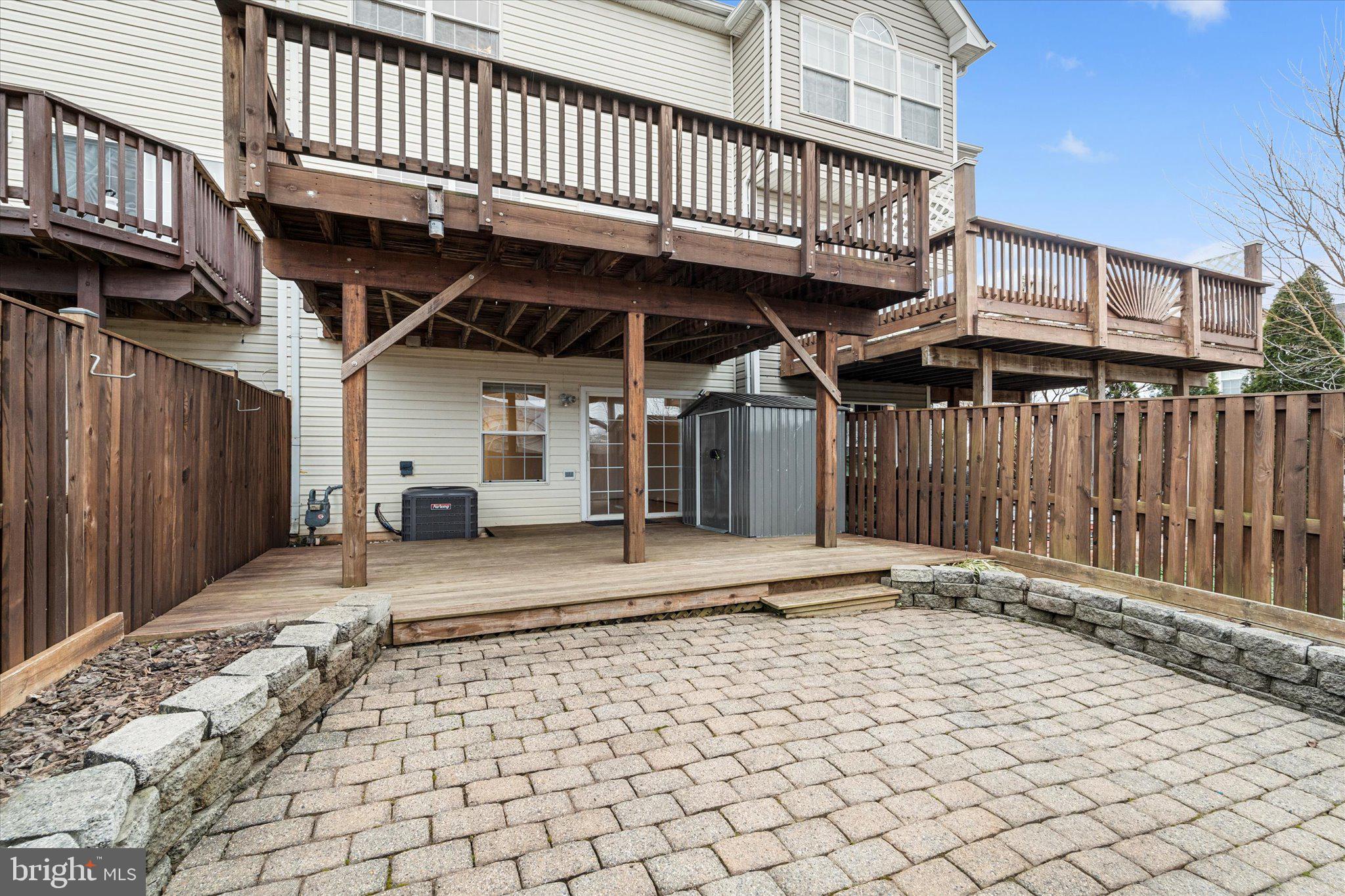 WELLINGTON/CLOVERHILL - Residential