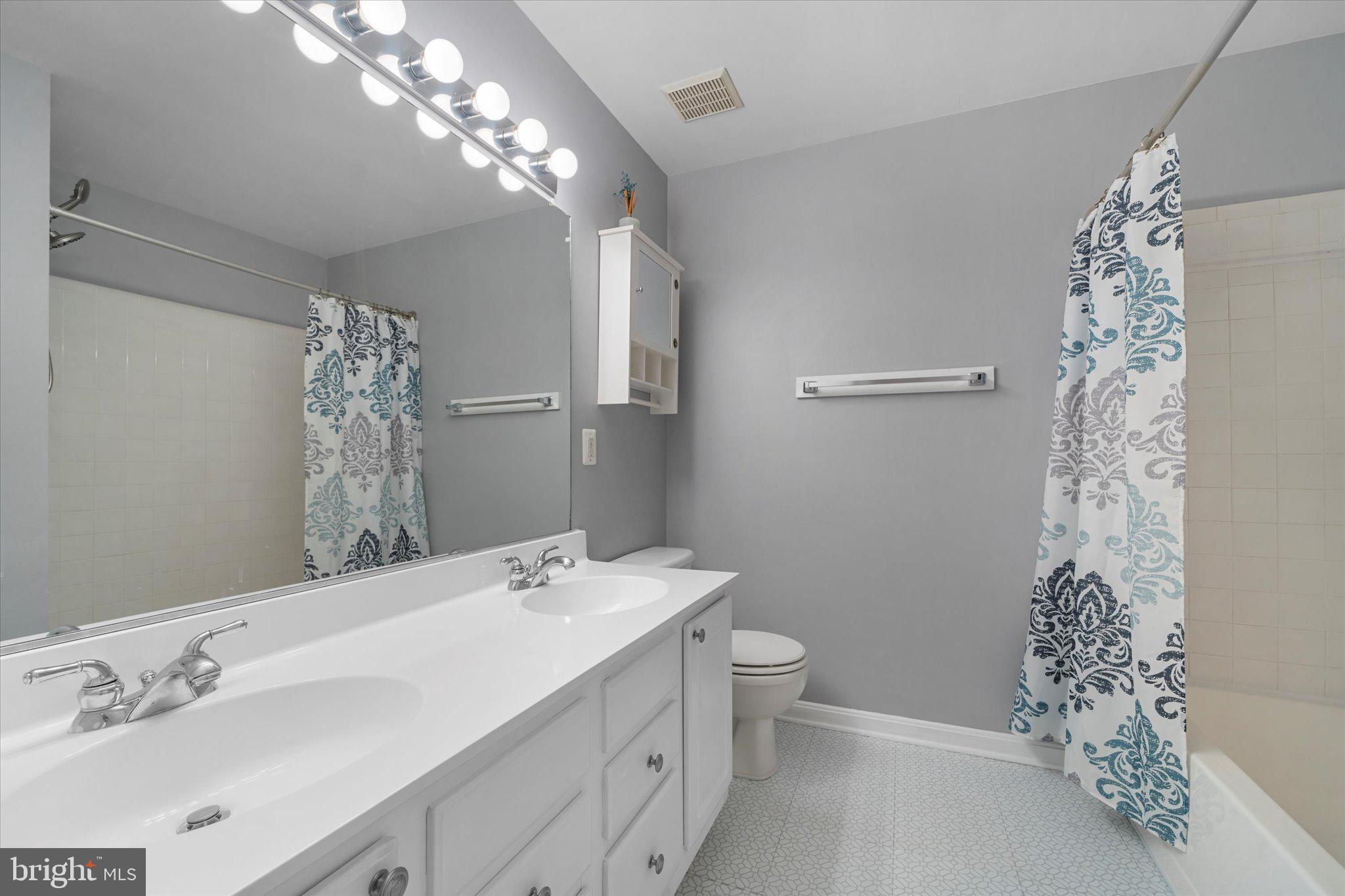 WELLINGTON/CLOVERHILL - Residential