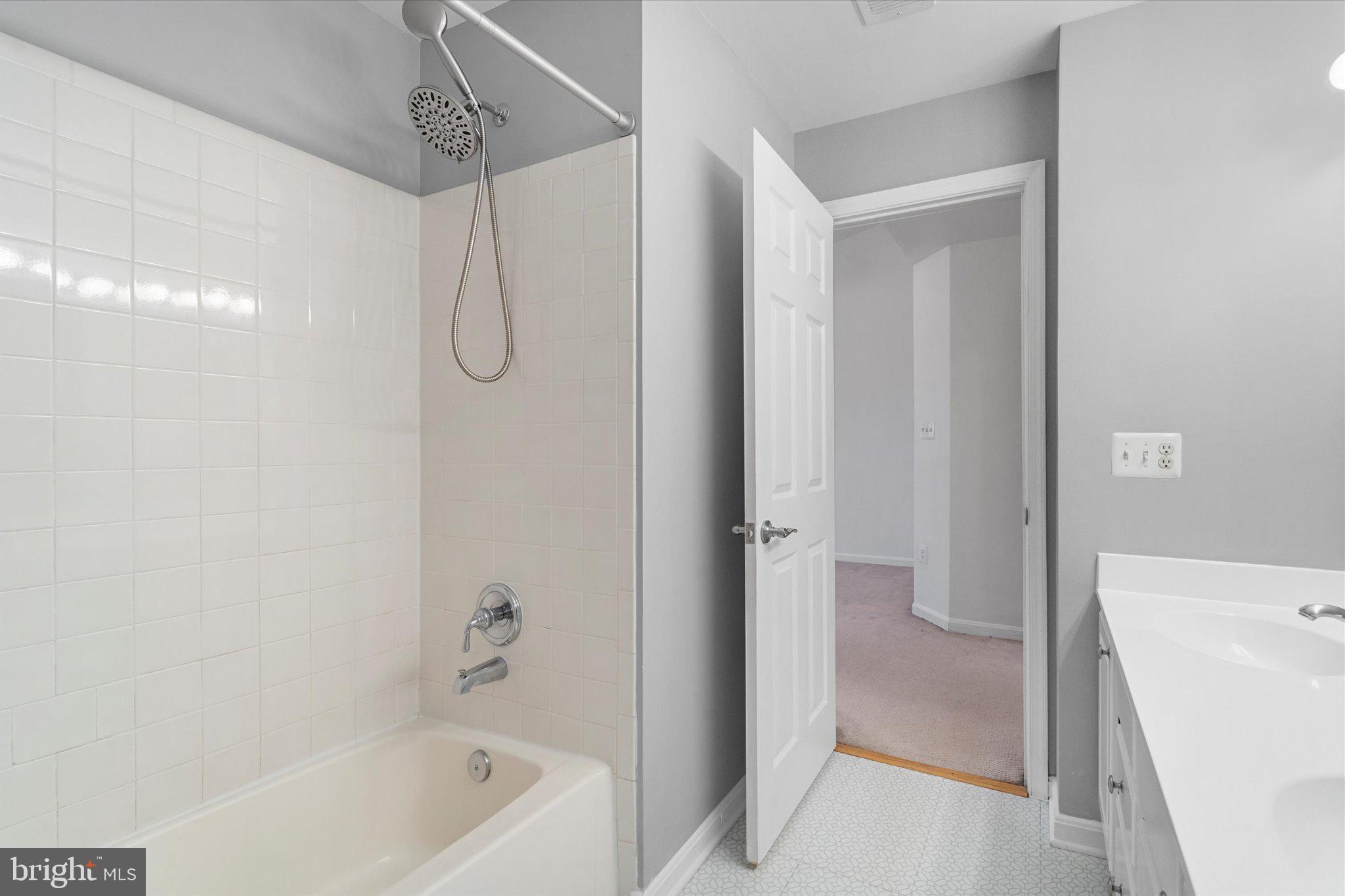 WELLINGTON/CLOVERHILL - Residential