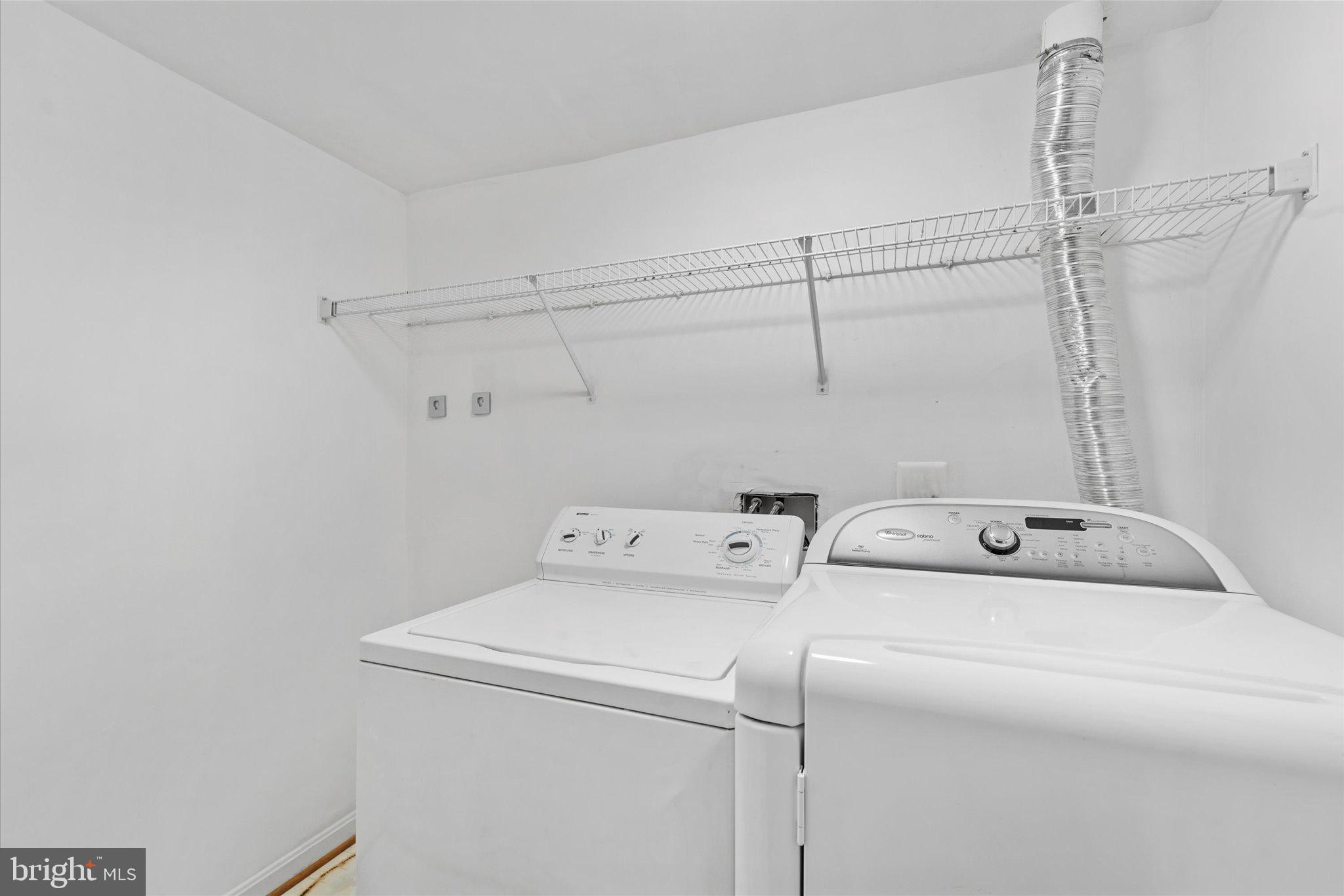 WELLINGTON/CLOVERHILL - Residential