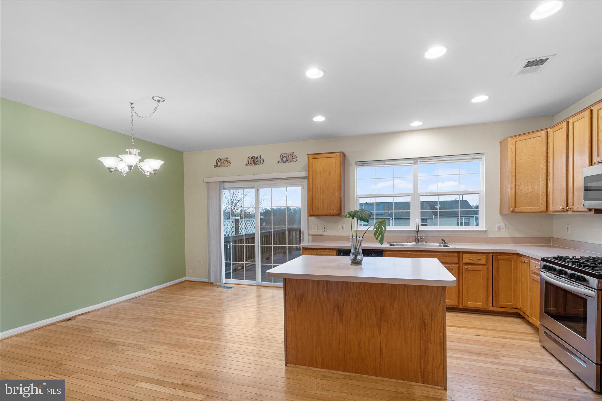 WELLINGTON/CLOVERHILL - Residential