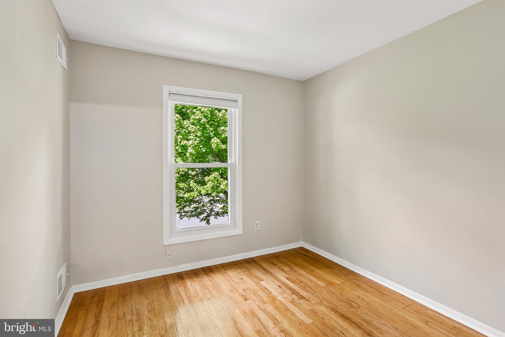 MANOR WOODS - Residential