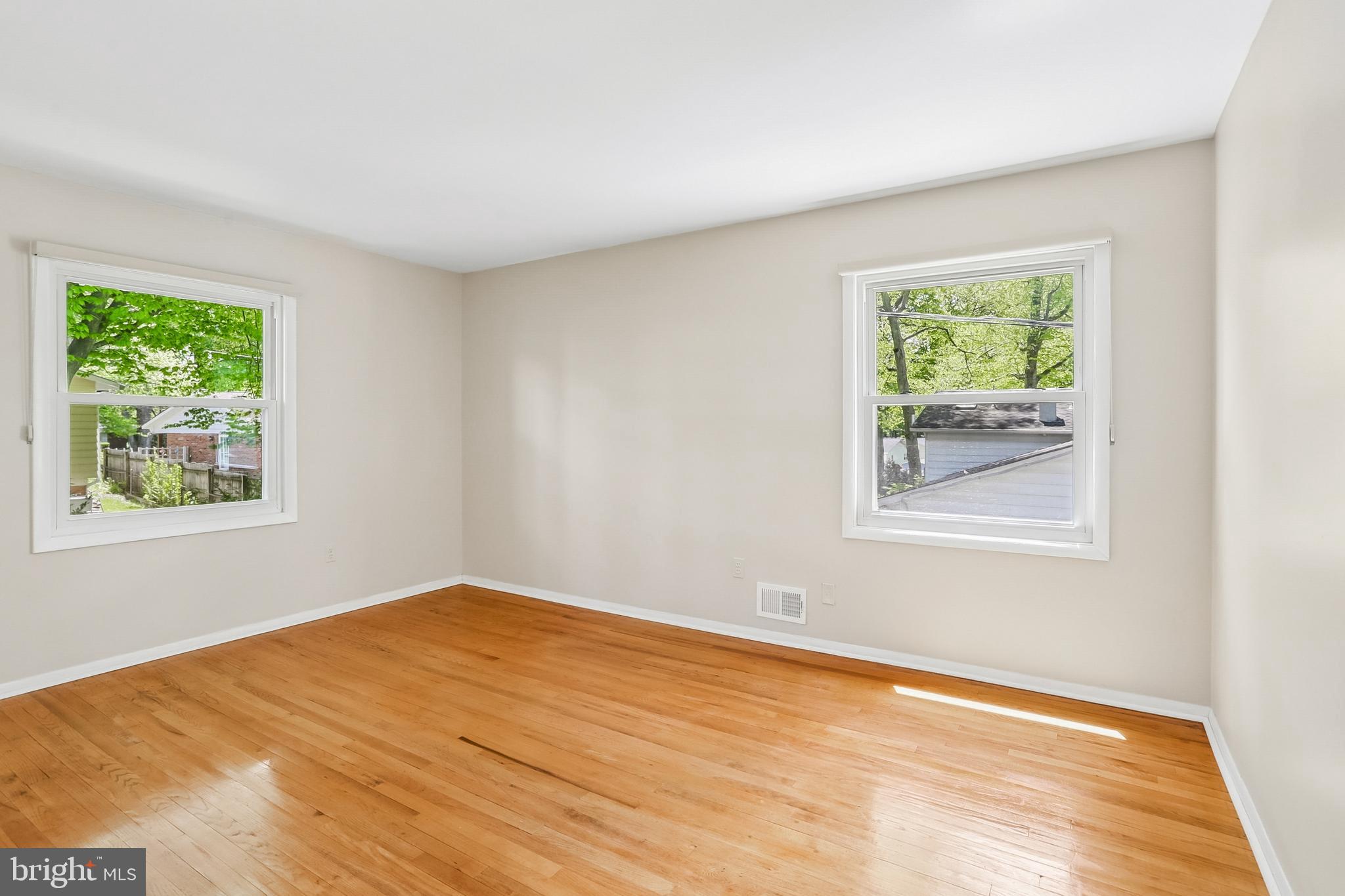MANOR WOODS - Residential