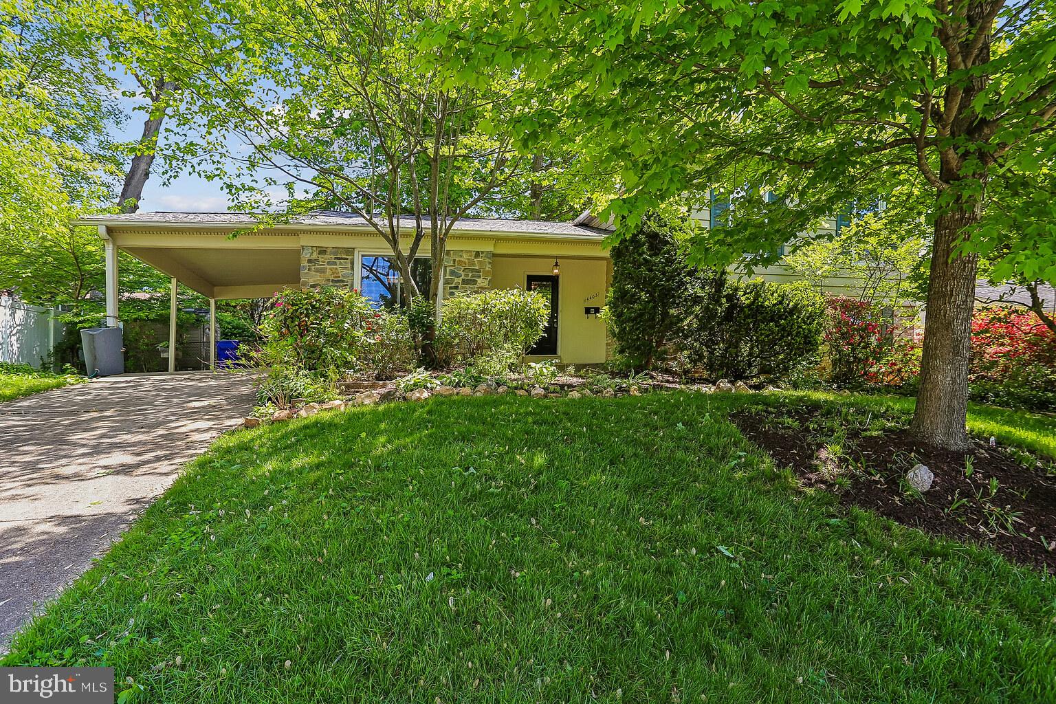 MANOR WOODS - Residential