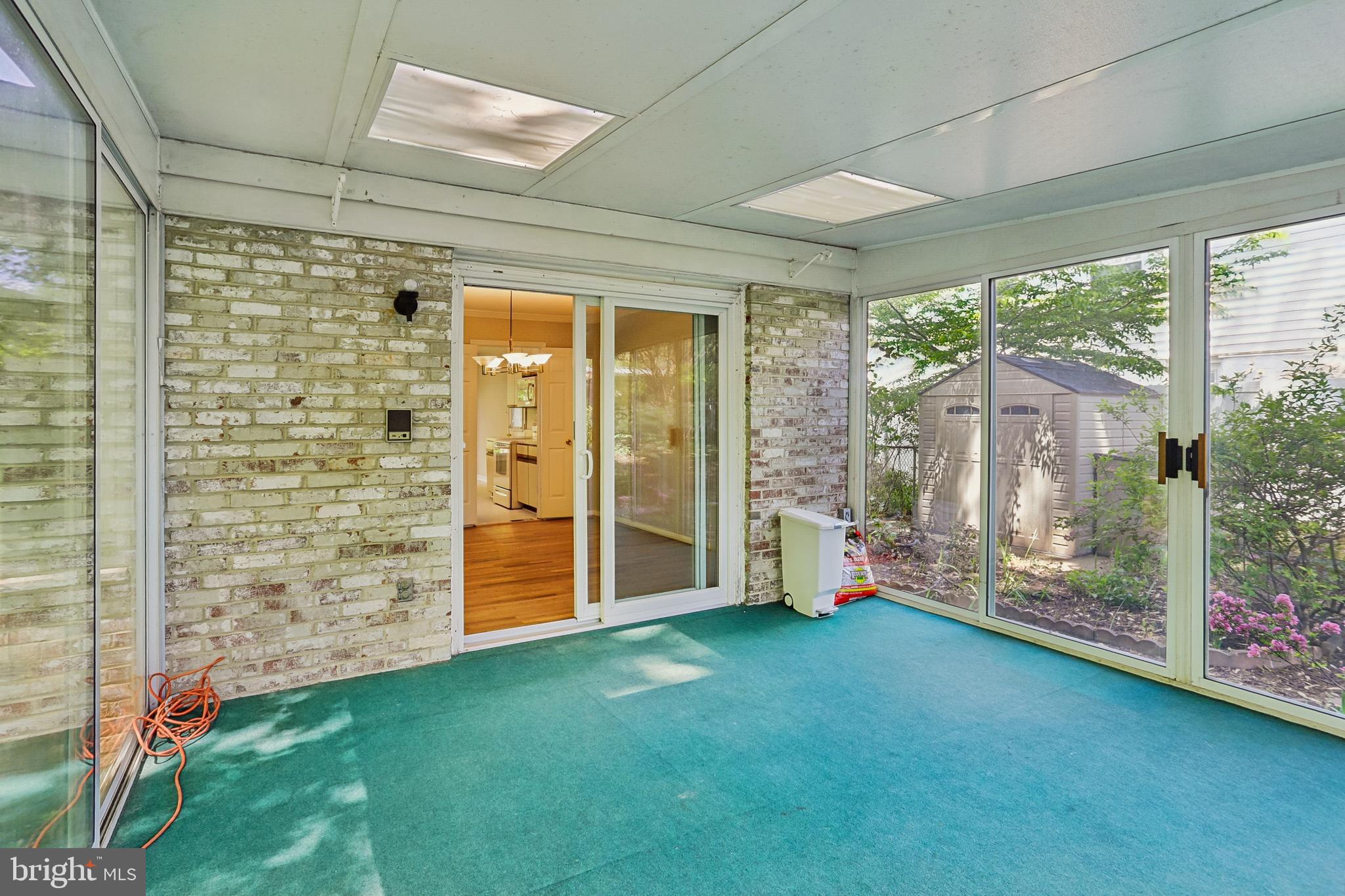 MANOR WOODS - Residential