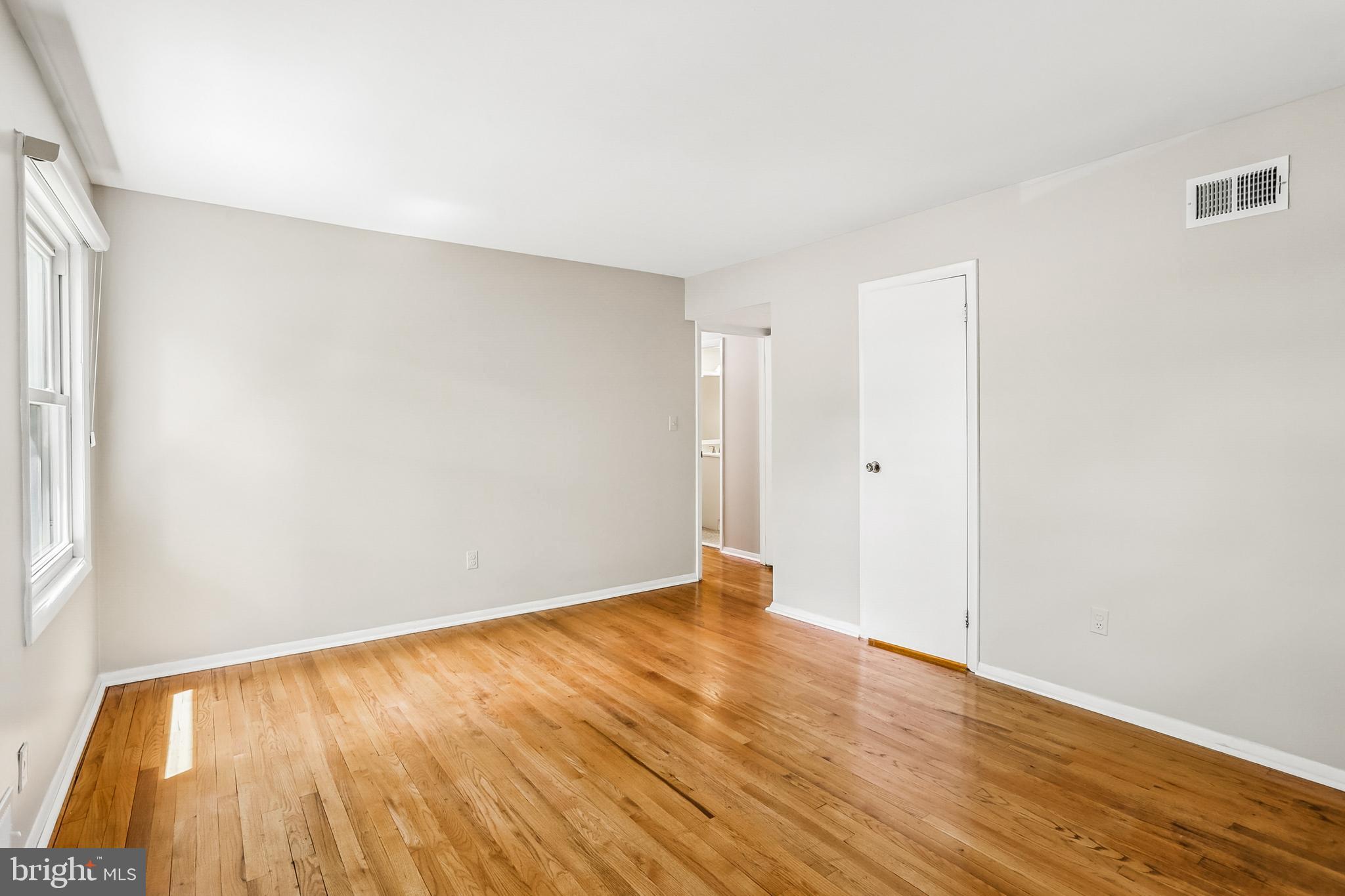 MANOR WOODS - Residential