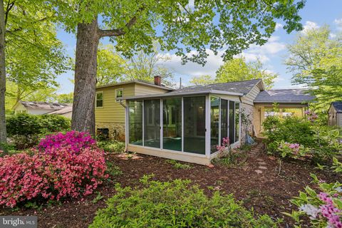 Tiny photo for 14403 Butternut Court, ROCKVILLE, MD 20853 (MLS # MDMC2231150)