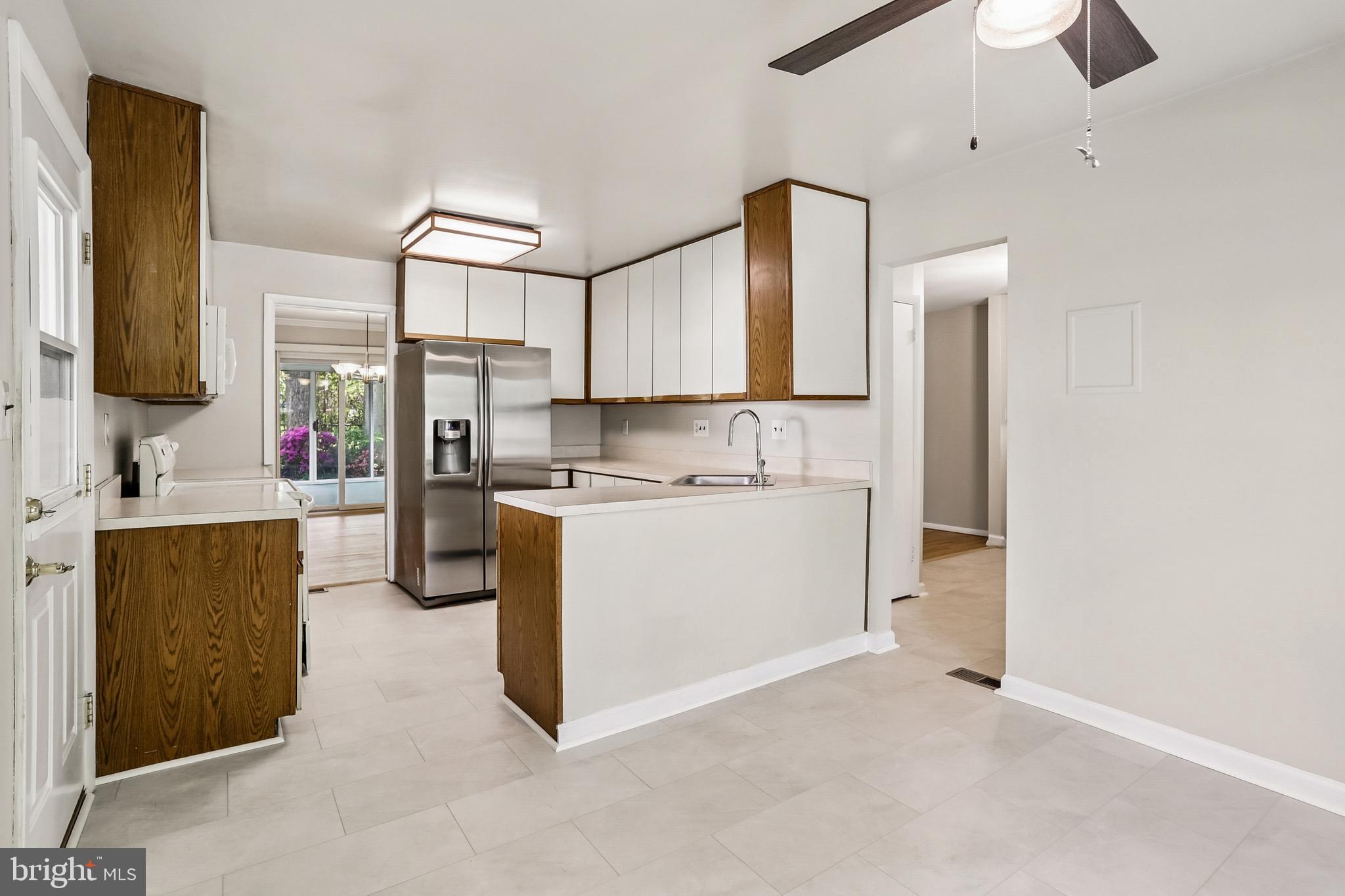 MANOR WOODS - Residential