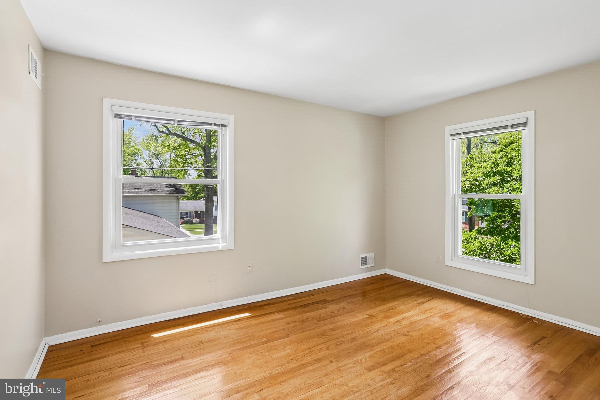 MANOR WOODS - Residential