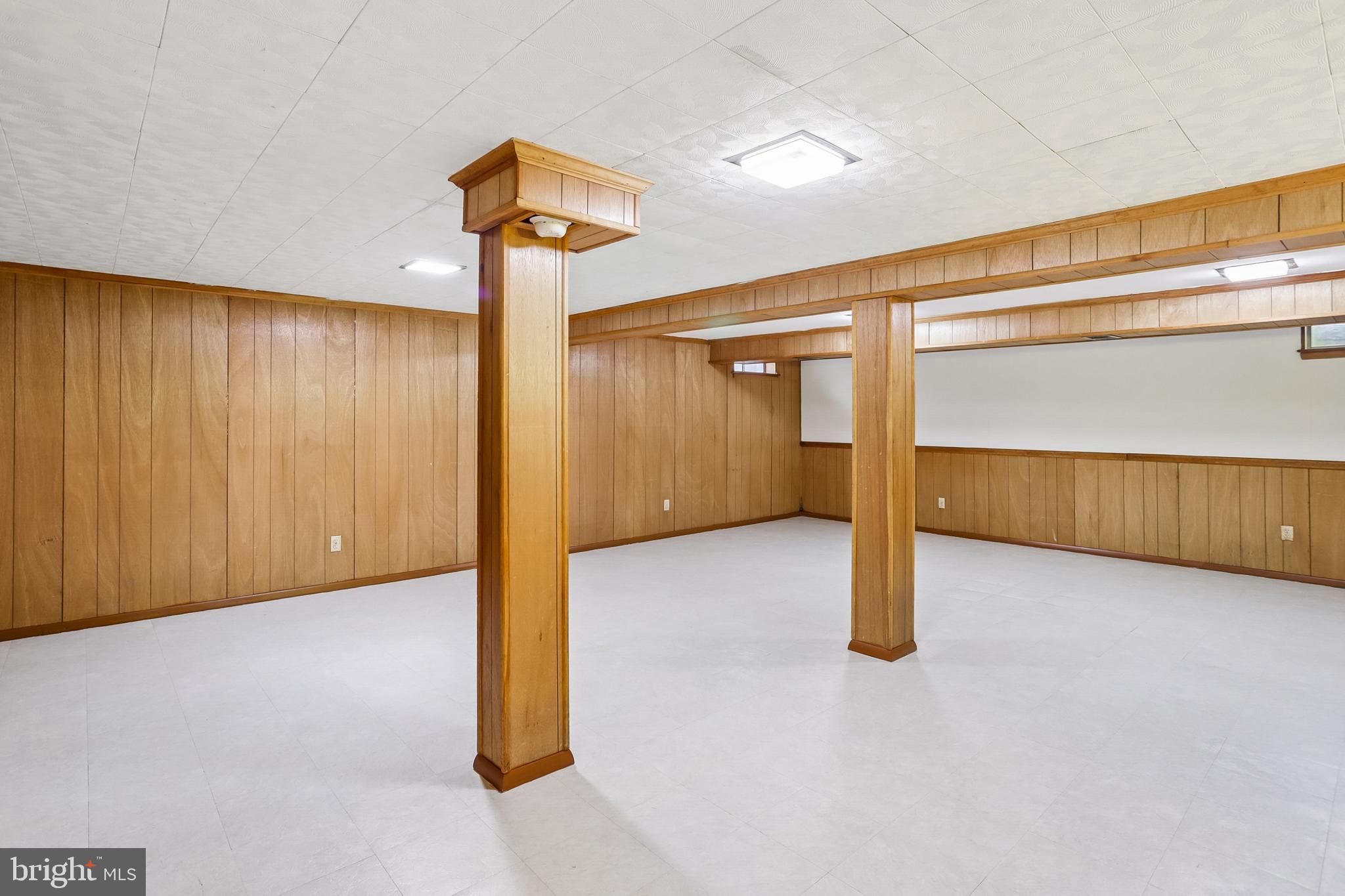 MANOR WOODS - Residential