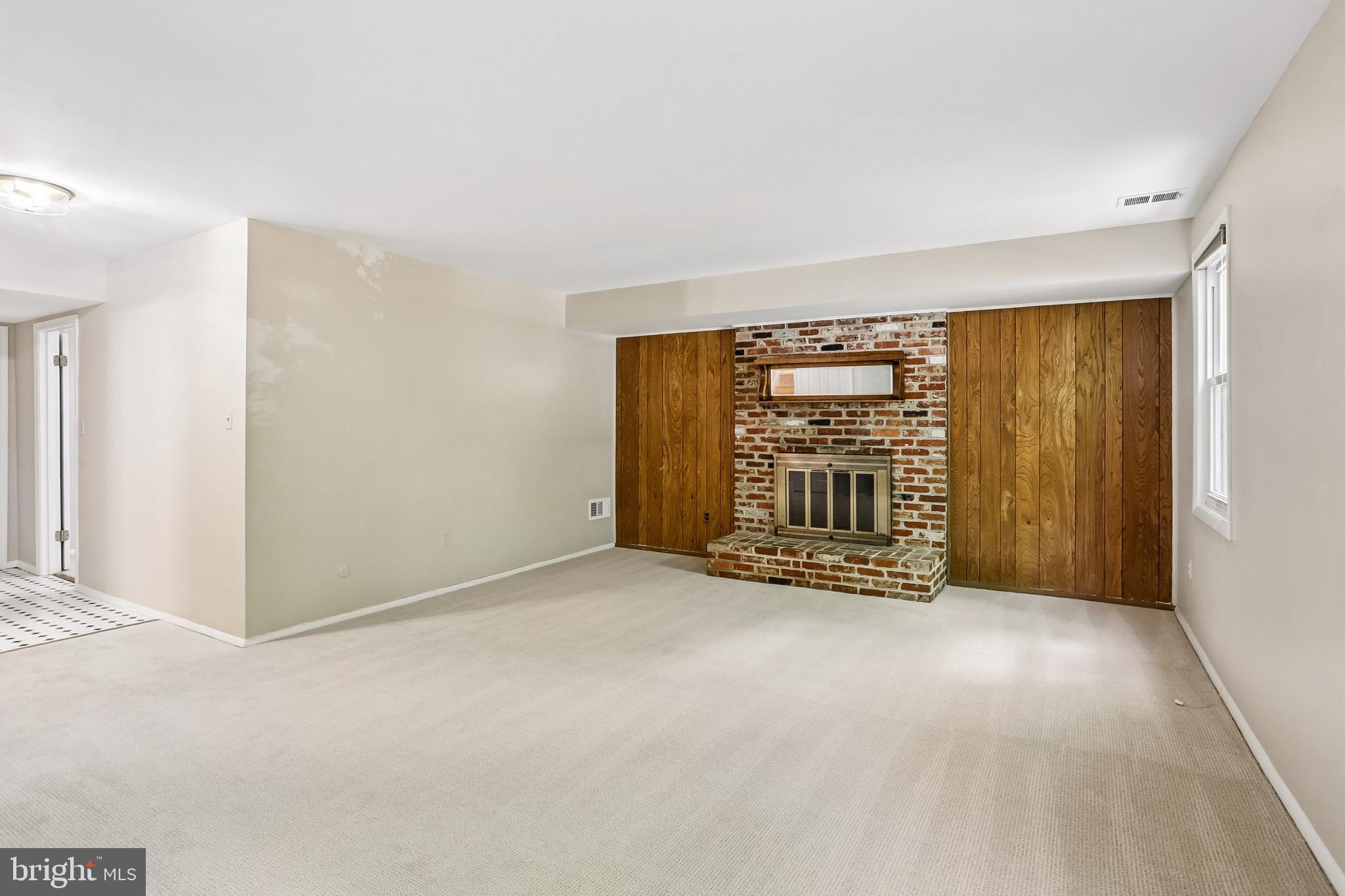 MANOR WOODS - Residential