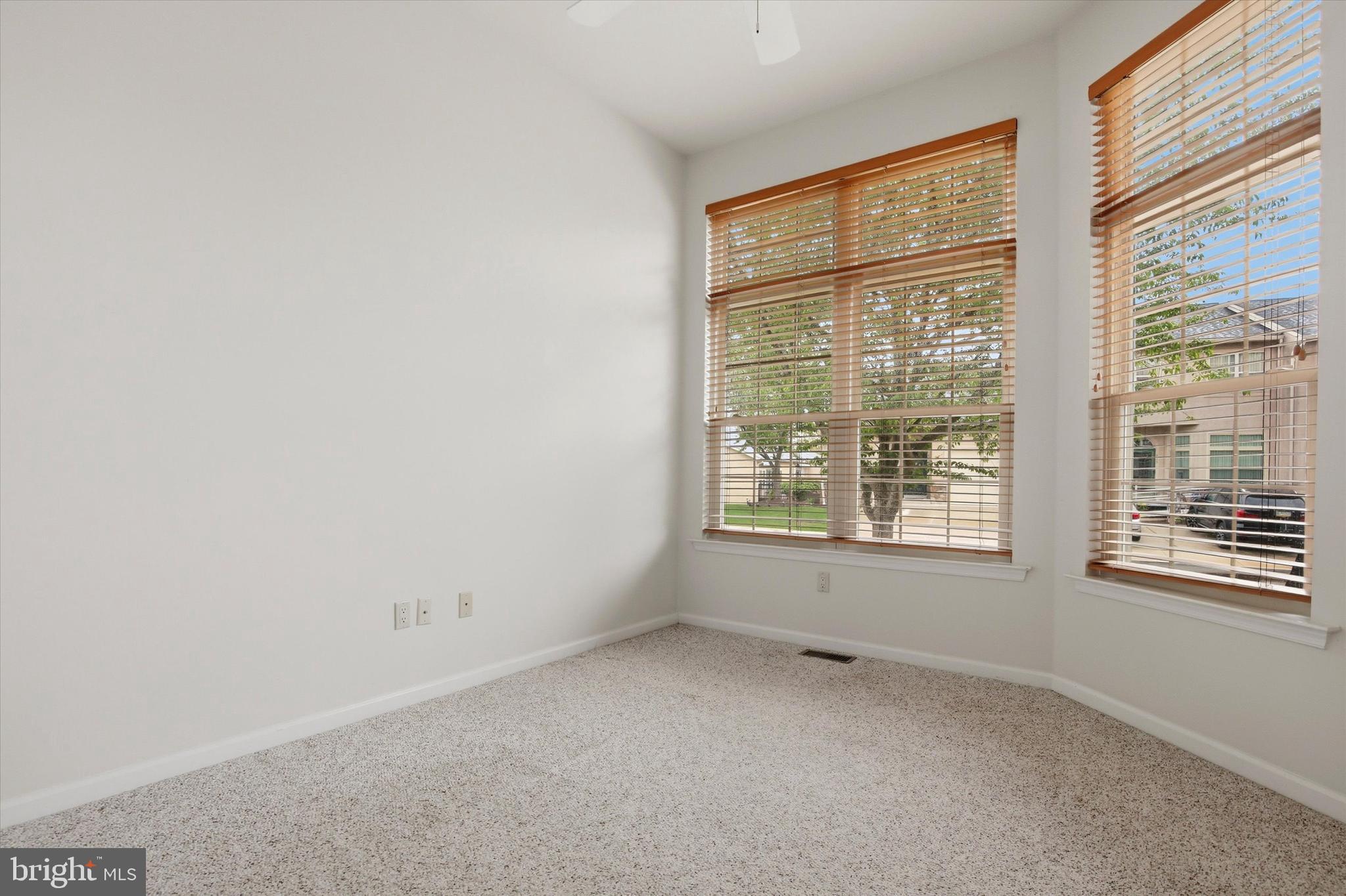 CARRIAGE HOUSE CONDO - Residential