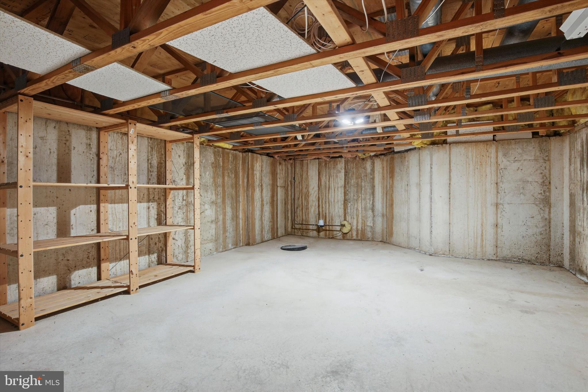 CARRIAGE HOUSE CONDO - Residential