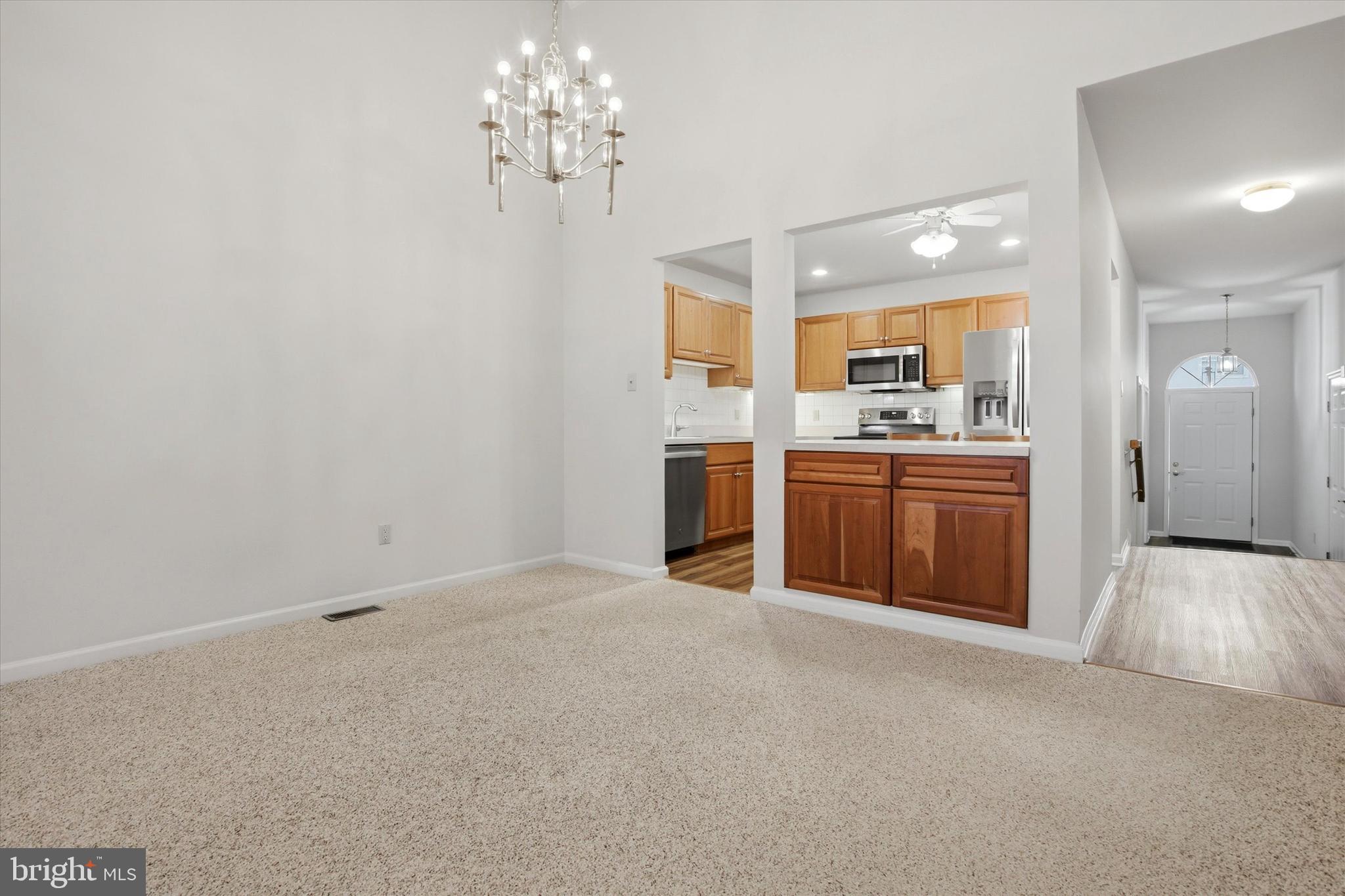 CARRIAGE HOUSE CONDO - Residential