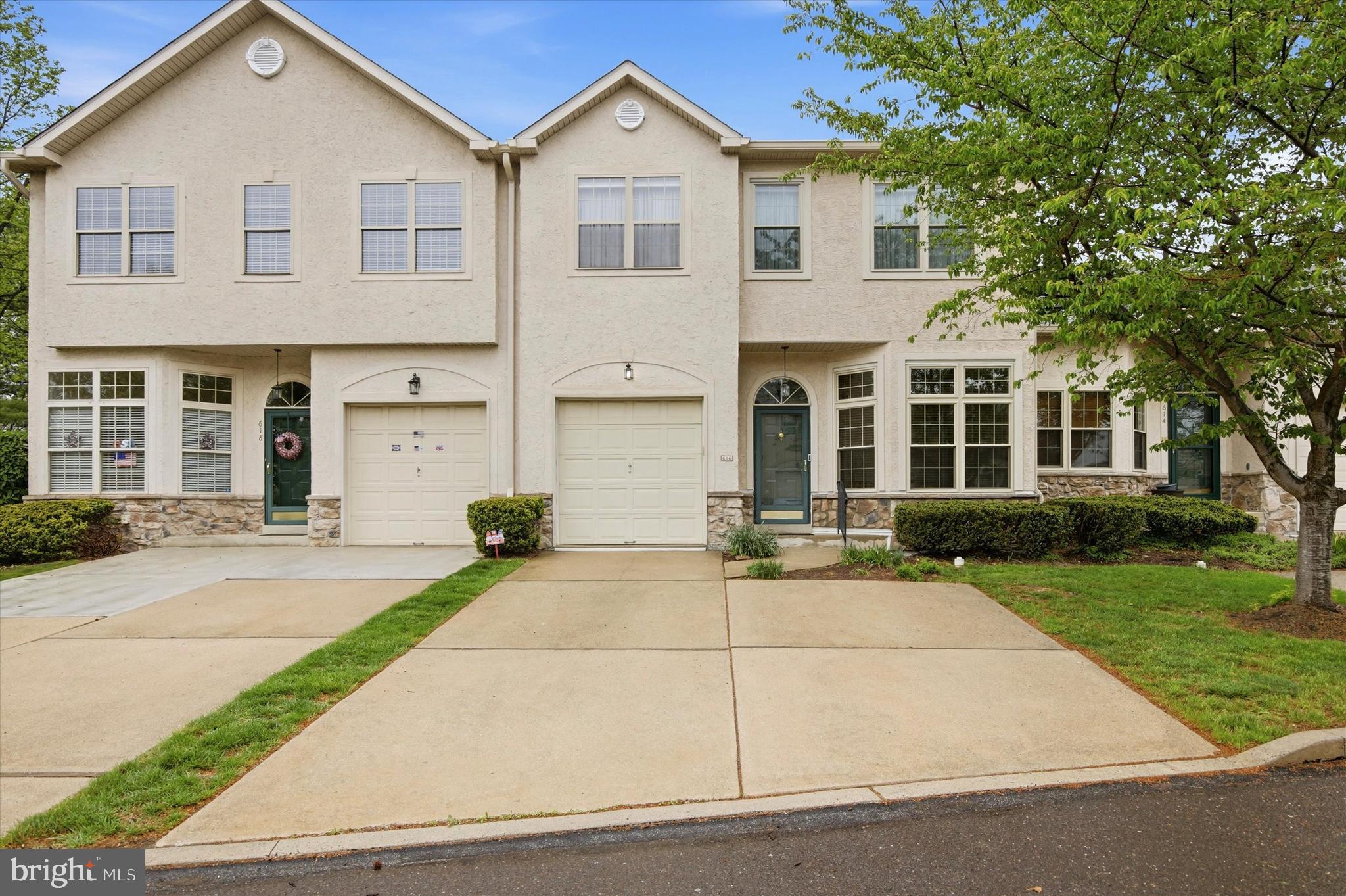 CARRIAGE HOUSE CONDO - Residential