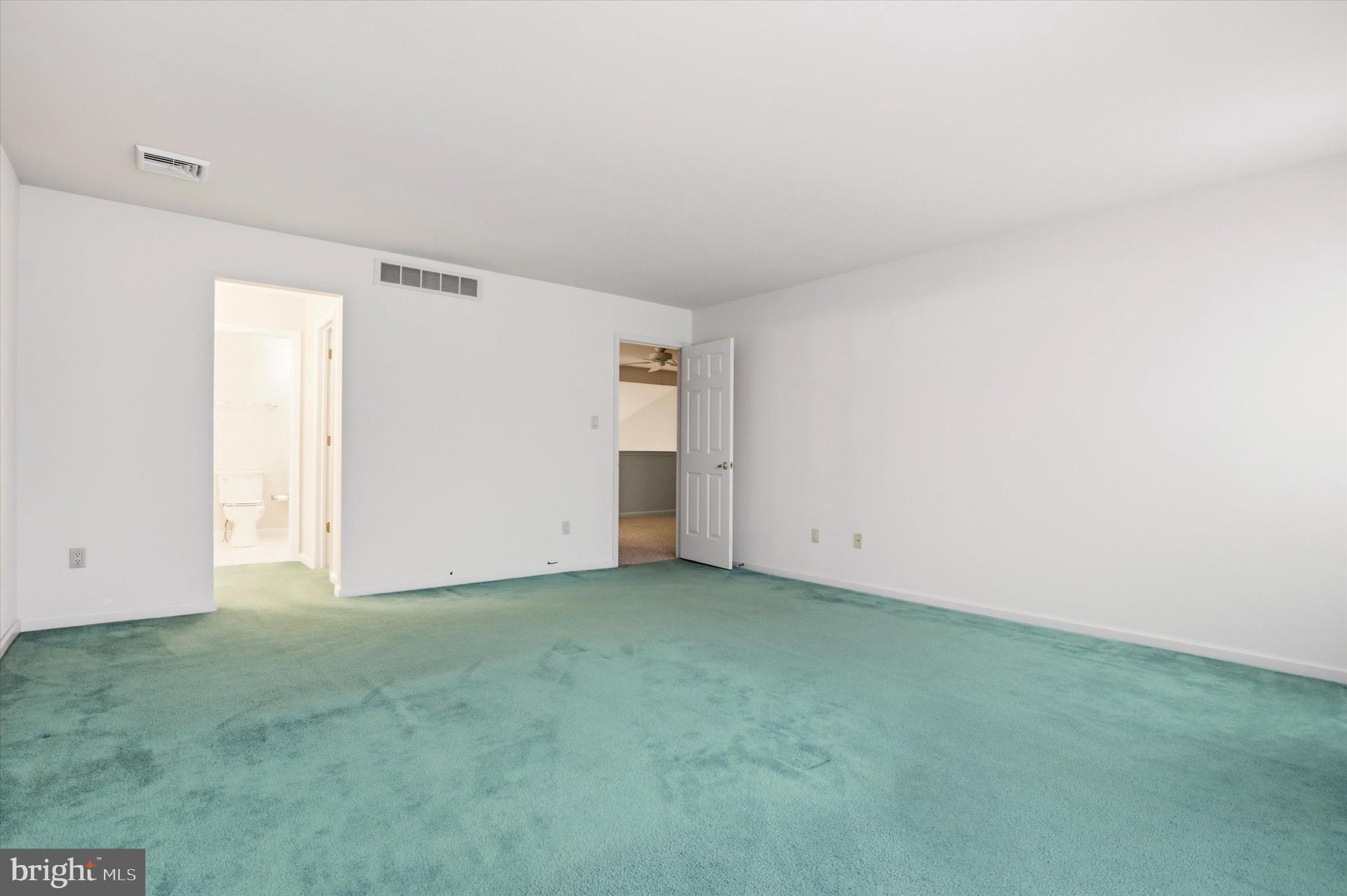 CARRIAGE HOUSE CONDO - Residential