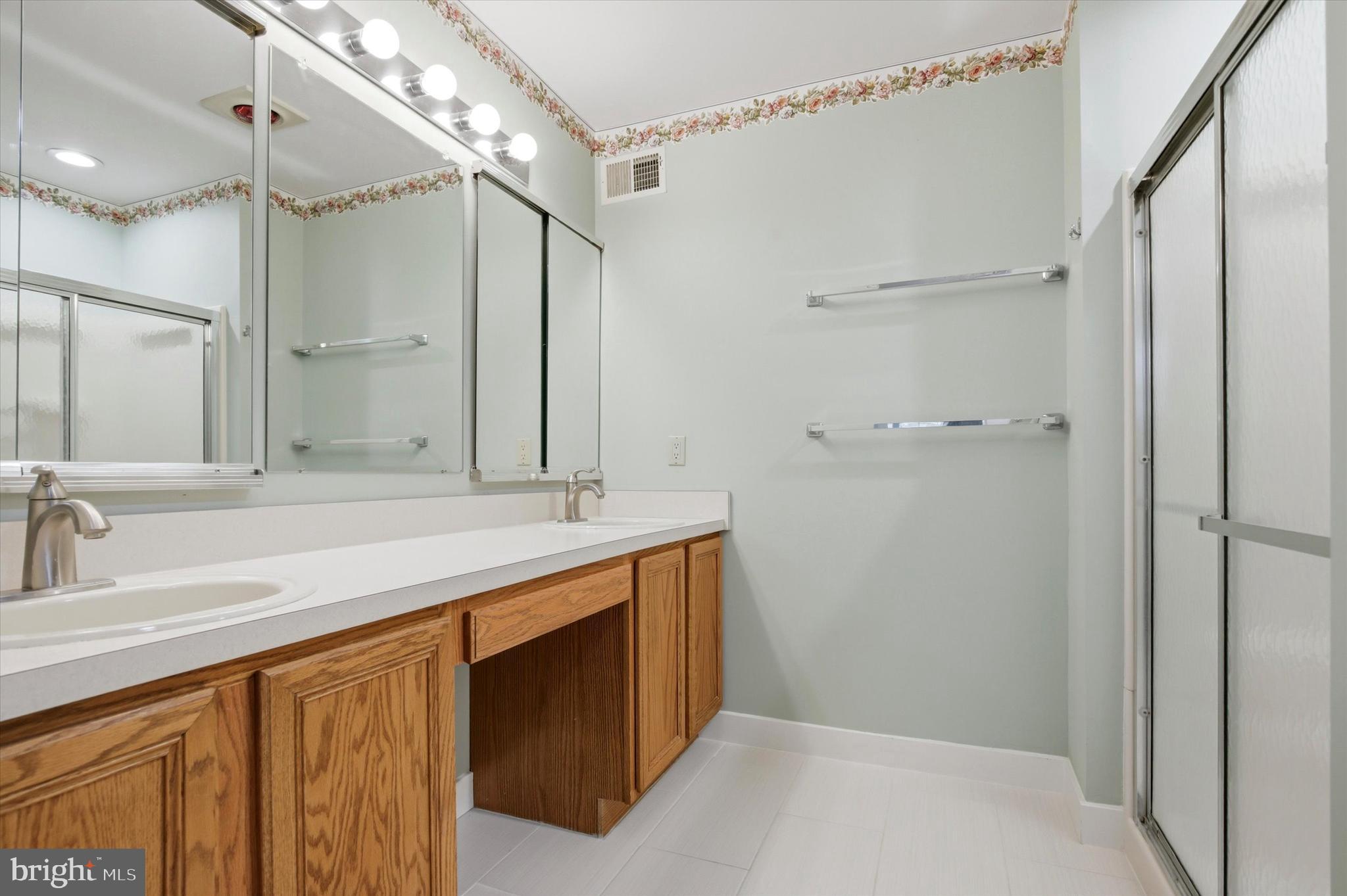 CARRIAGE HOUSE CONDO - Residential