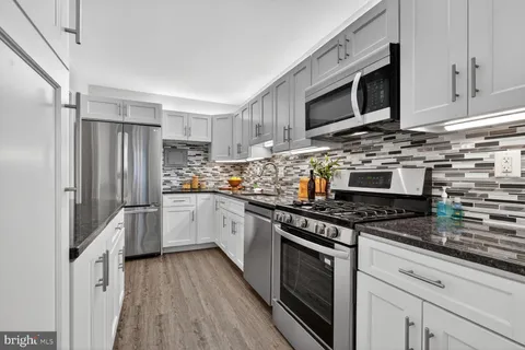 4515 Willard Avenue Unit 1112S, Chevy Chase, MD 20815 - #: MDMC2221480