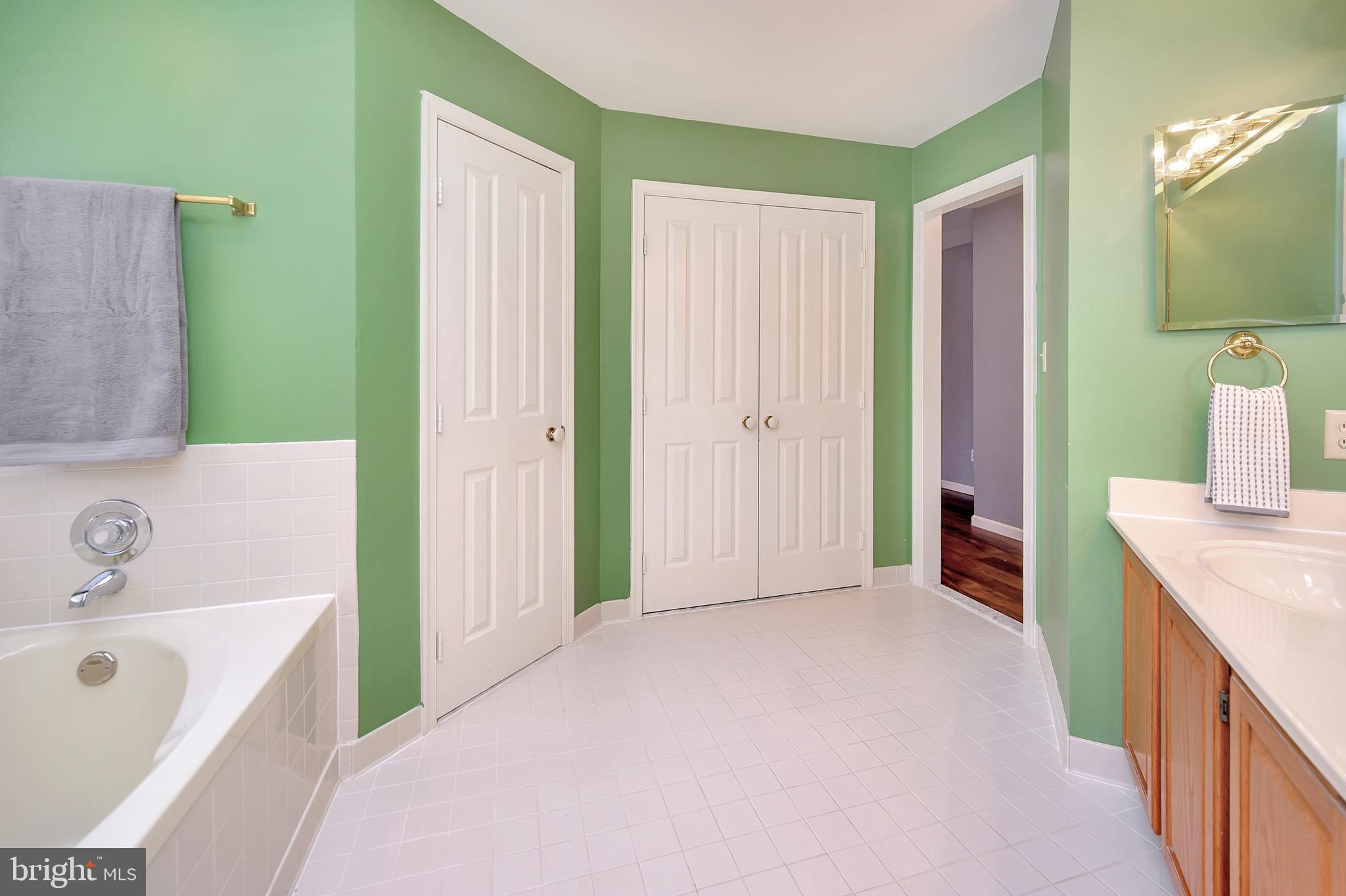 RED ROSE VILLAGE - Residential