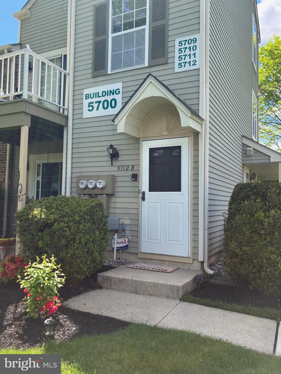 Photo 1 of 32 — 5712 ADELAIDE DRIVE B, MOUNT LAUREL, NJ 08054