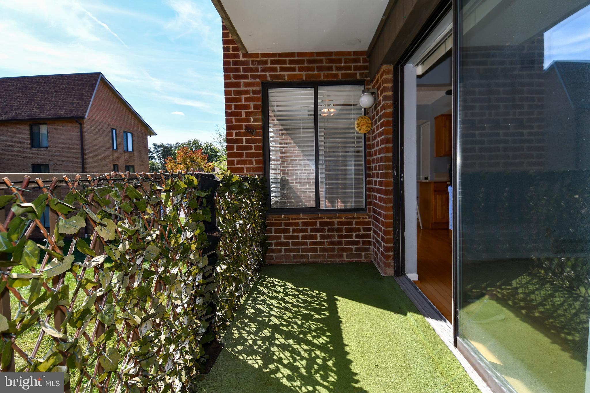 LEISURE WORLD - Residential