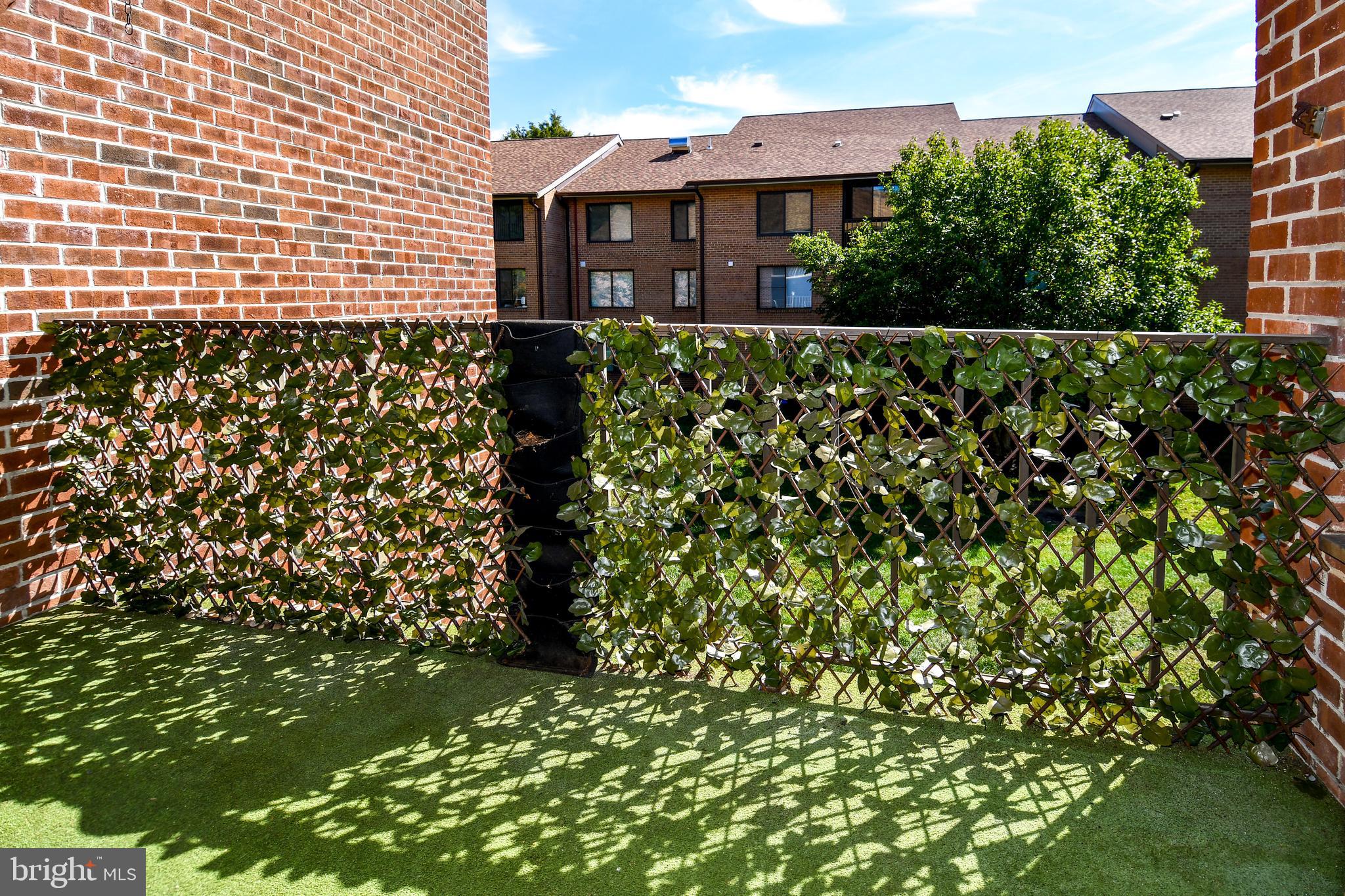 LEISURE WORLD - Residential