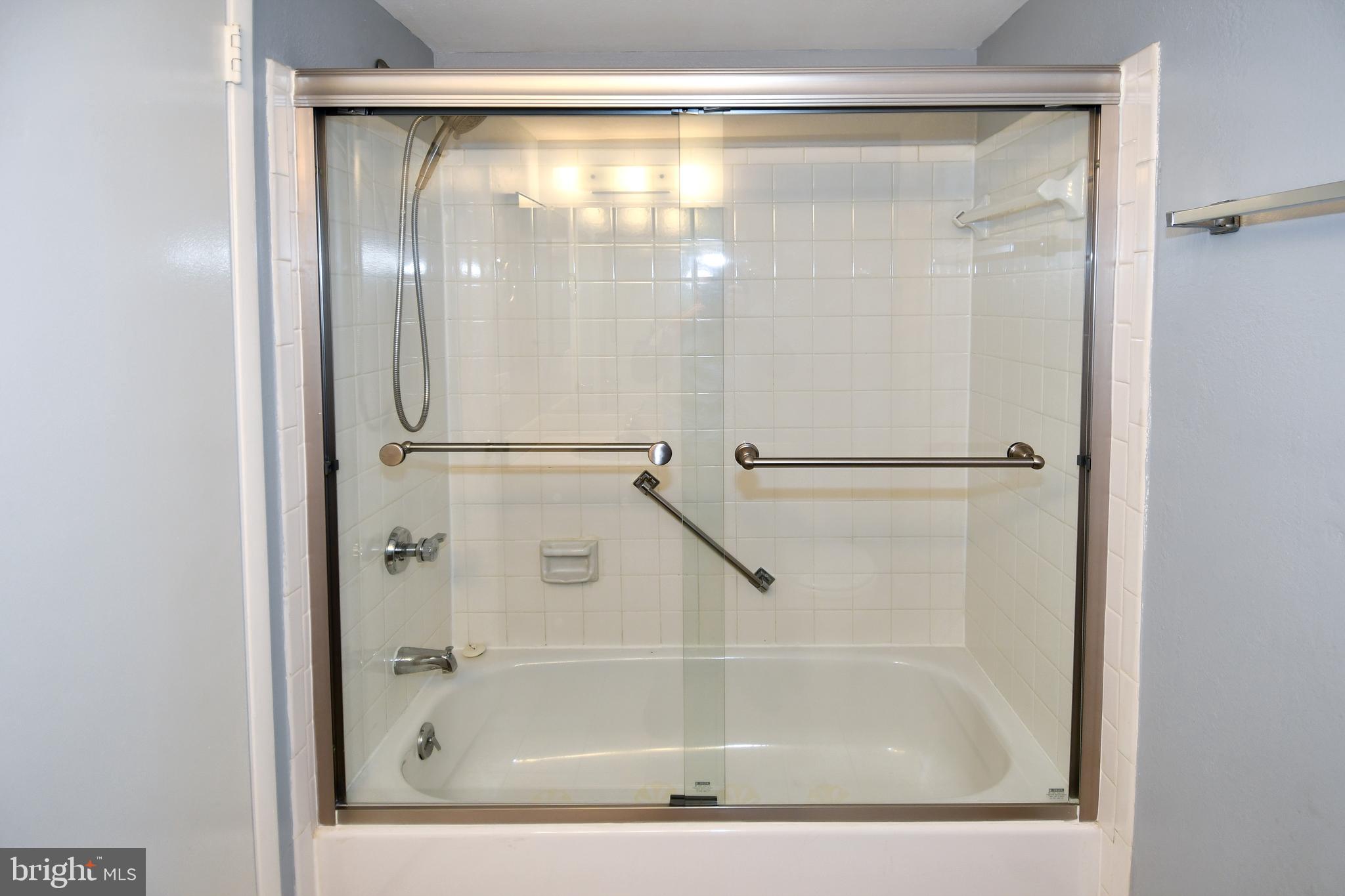 LEISURE WORLD - Residential