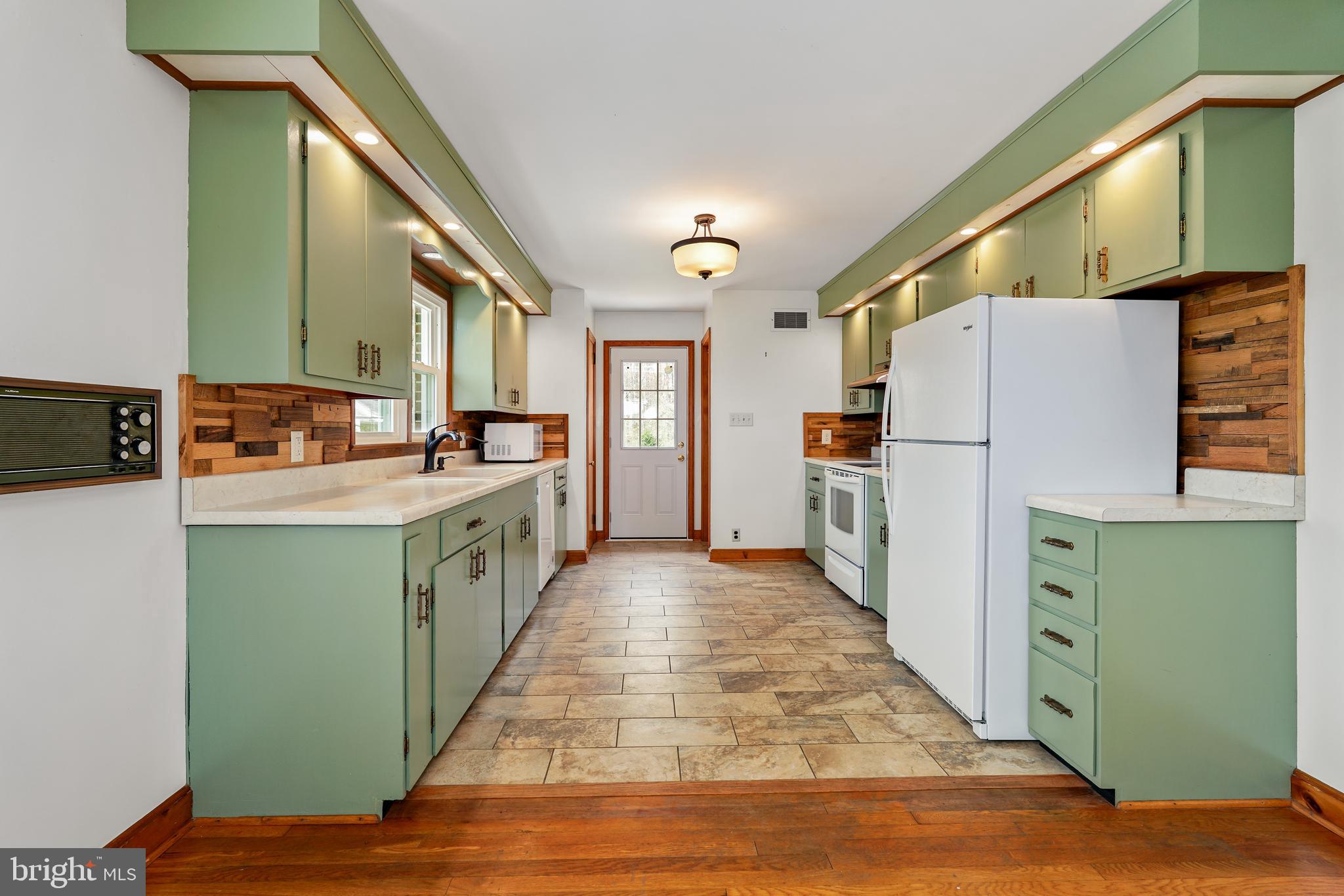 NONAVAILABLE - Residential