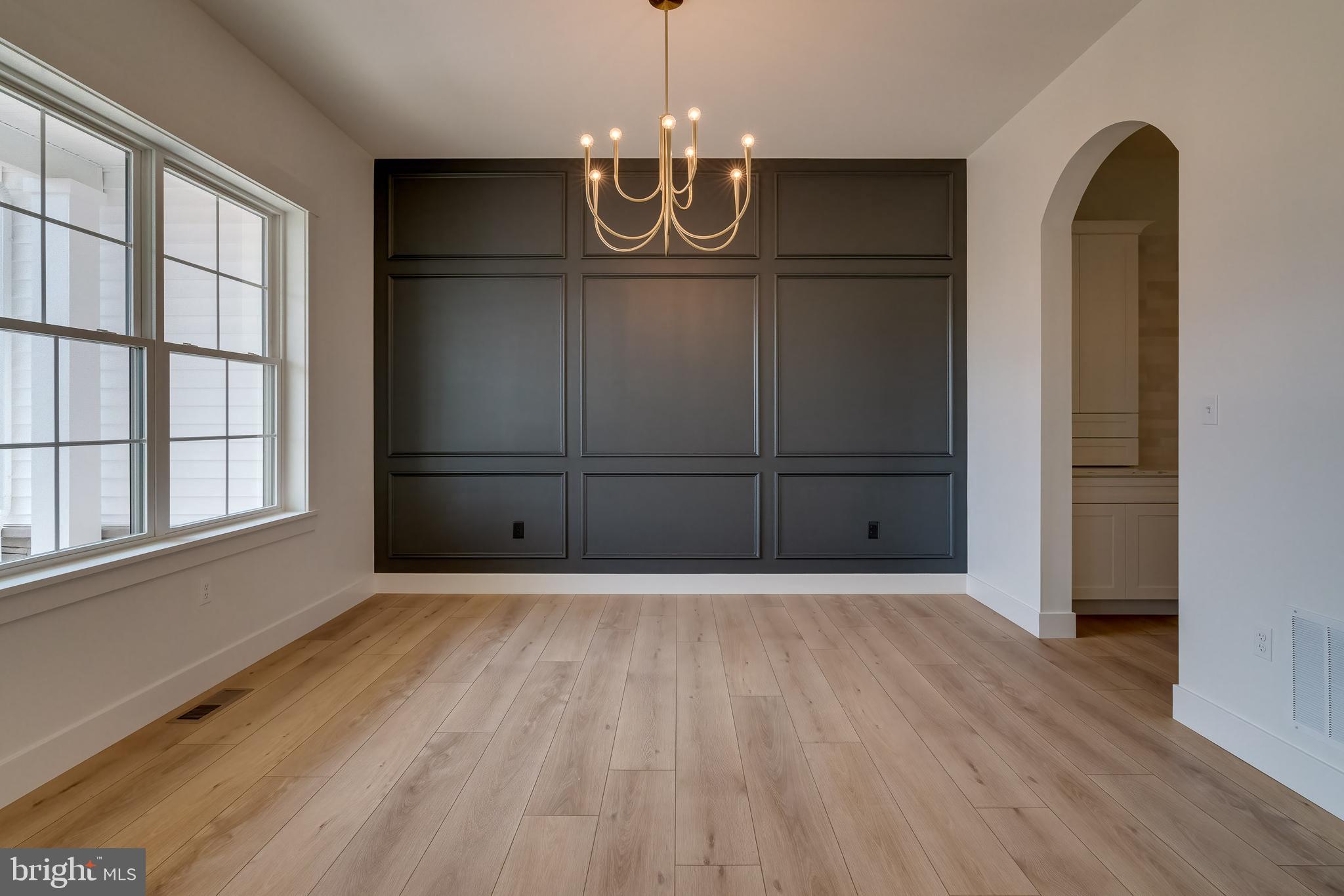 504 CHELTENHAM COURT