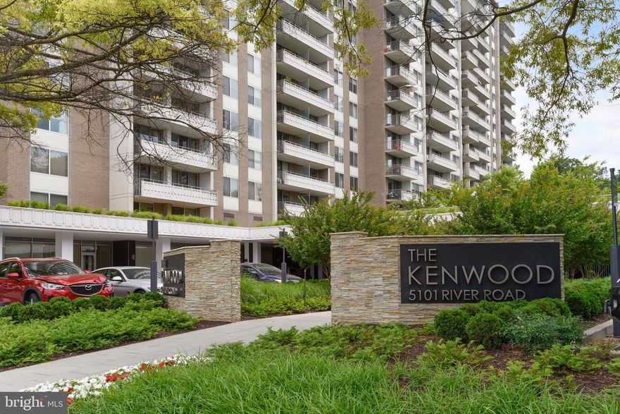 LARGE ( 1020 SQ.FT.) FRESHLY  PAINTED AND SPRUCED UP ONE BEDROOM CONDO IN THE DESIRABLE KENWOOD CONDOMINIUM. RENT INCLUDES ALL UTLITIES + GARAGE PARKING + EXTRA STORAGE AND ALL THE GREAT AMENITIES. FAB LOCATION NEAR METRO, SHOPPING,  CRESCENT TRAIL AND BUS IN FRONT.