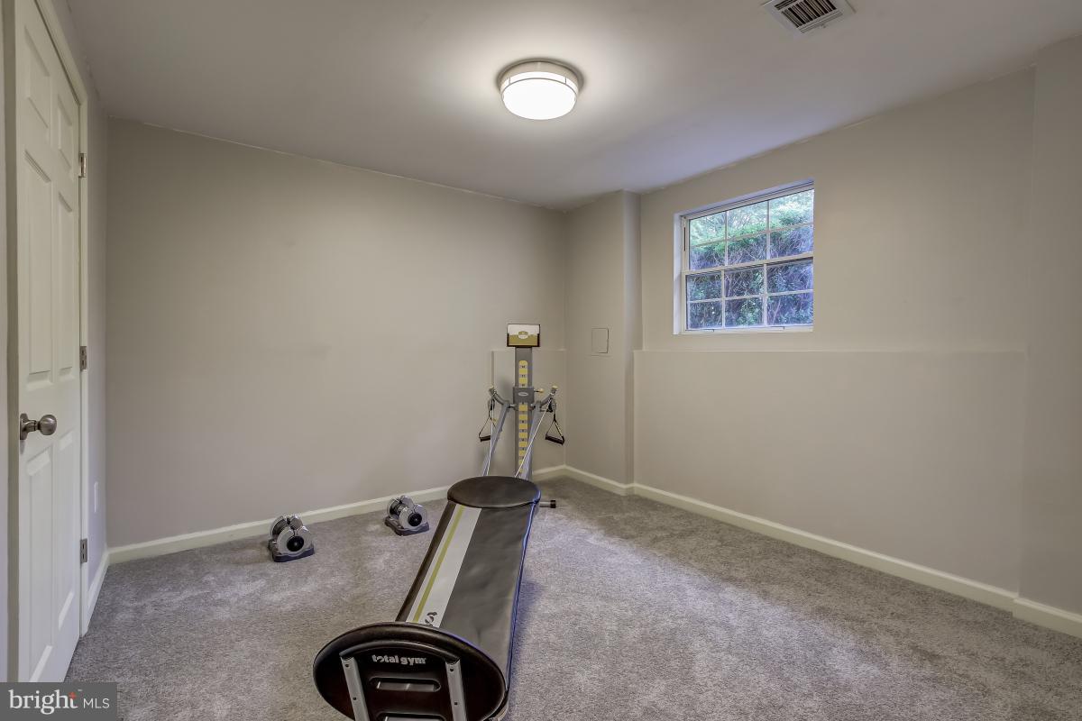 RIDGEFIELD VILLAGE - Residential