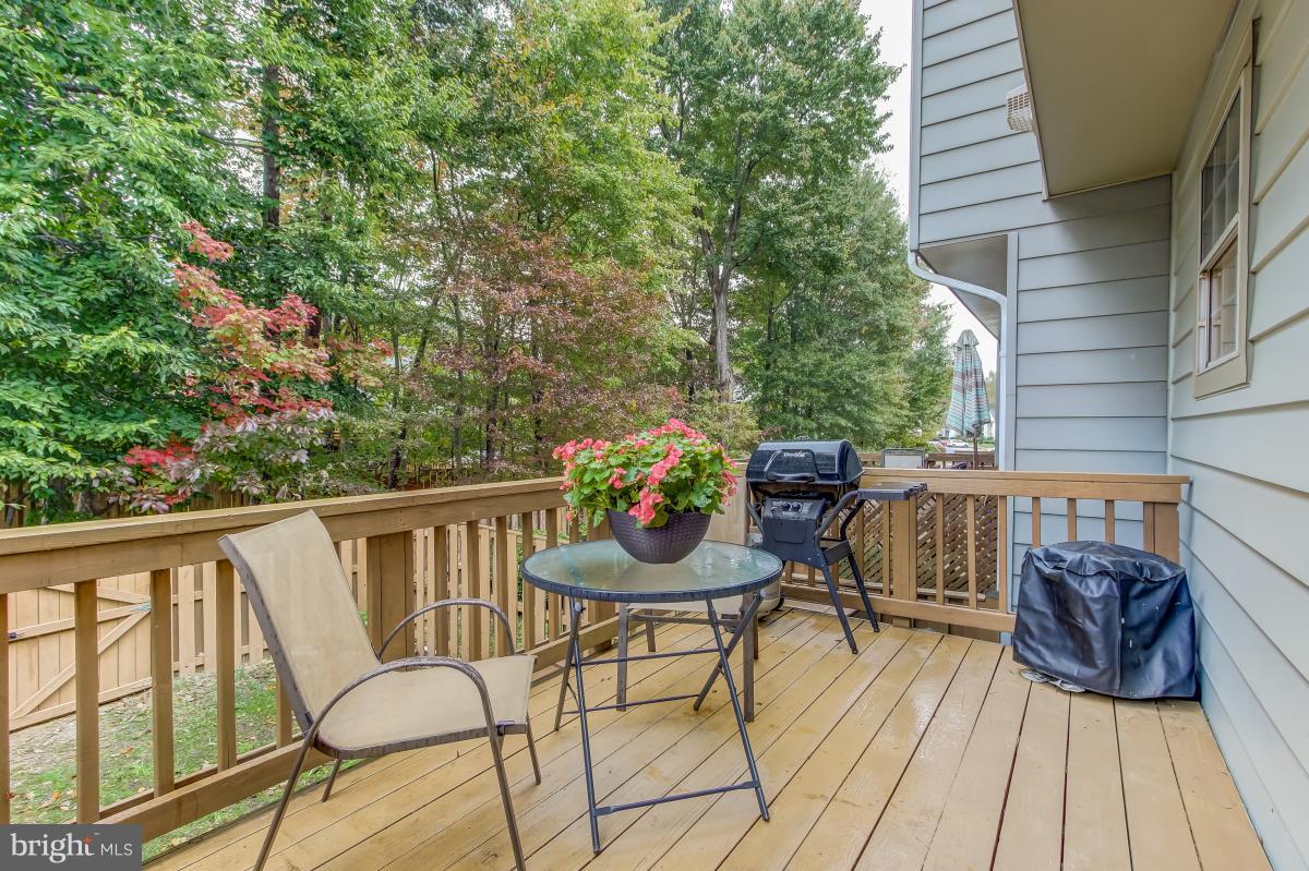 RIDGEFIELD VILLAGE - Residential