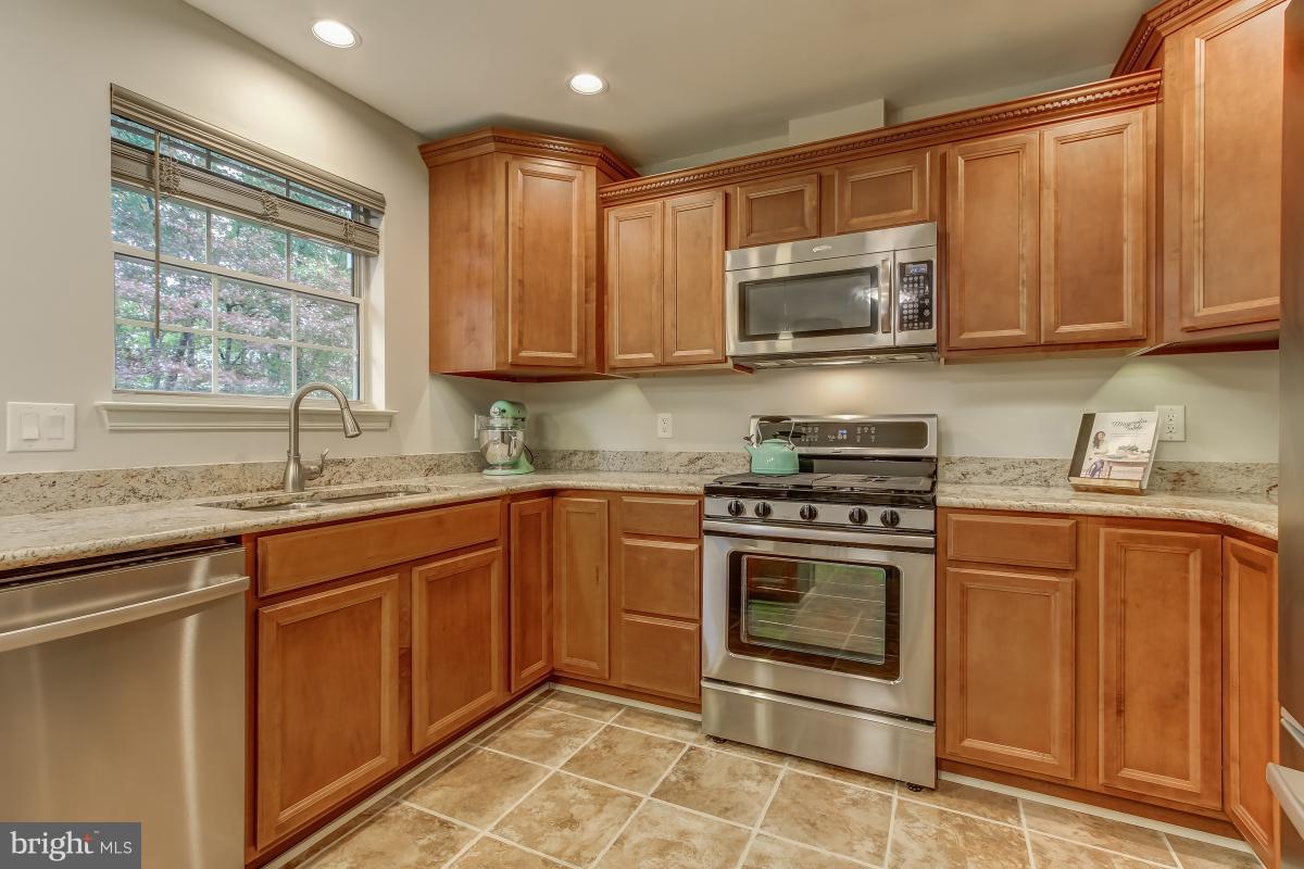 RIDGEFIELD VILLAGE - Residential