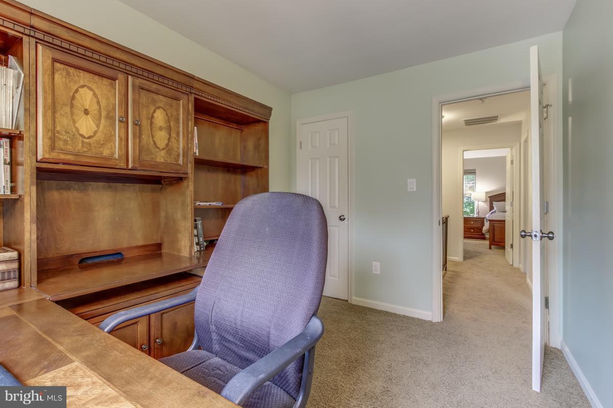 RIDGEFIELD VILLAGE - Residential