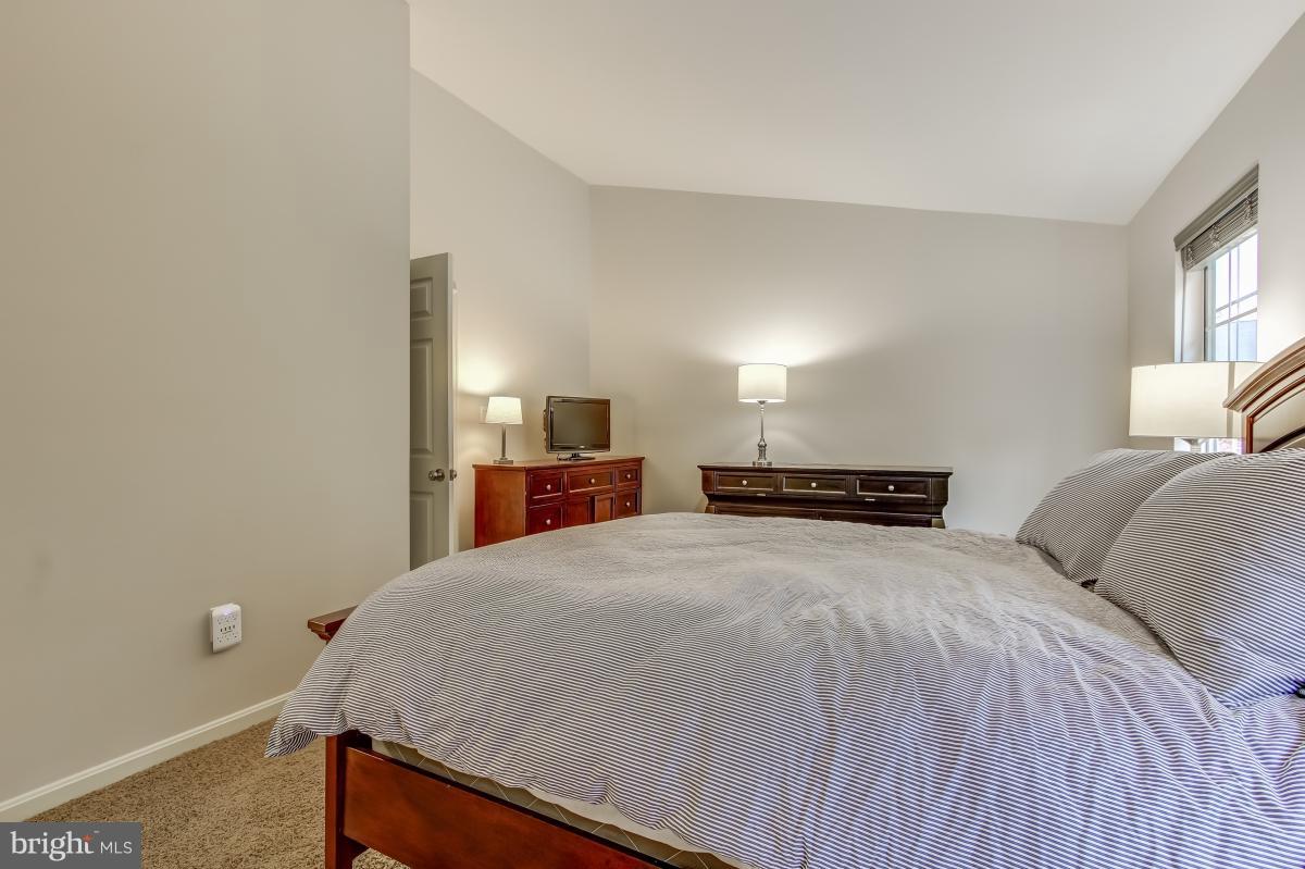 RIDGEFIELD VILLAGE - Residential