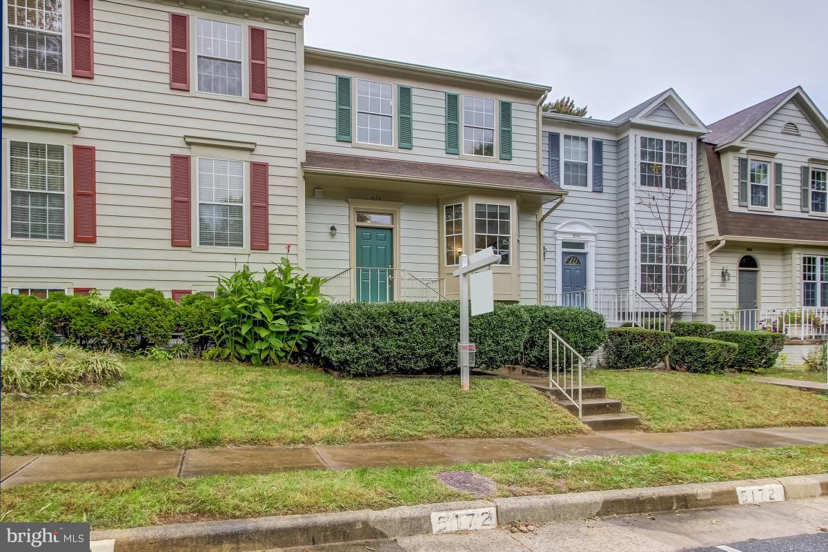 RIDGEFIELD VILLAGE - Residential