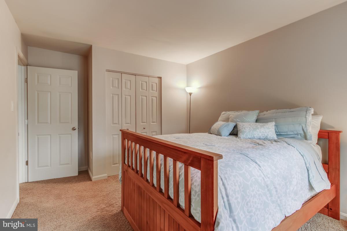 RIDGEFIELD VILLAGE - Residential