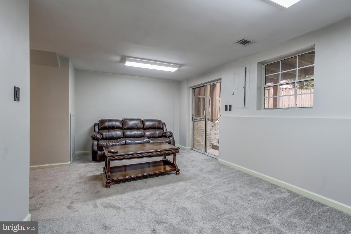 RIDGEFIELD VILLAGE - Residential