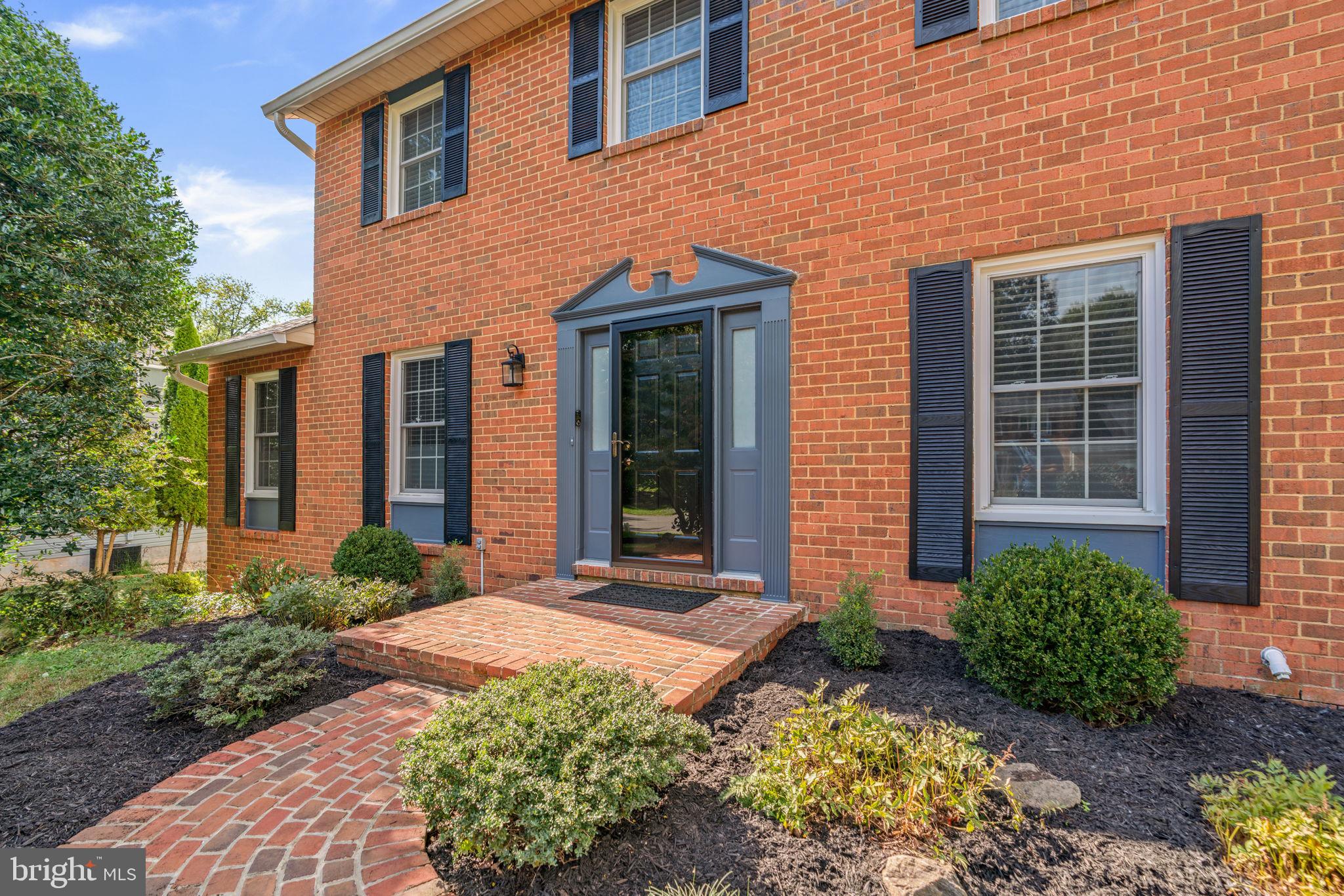 4236 HERMITAGE DRIVE