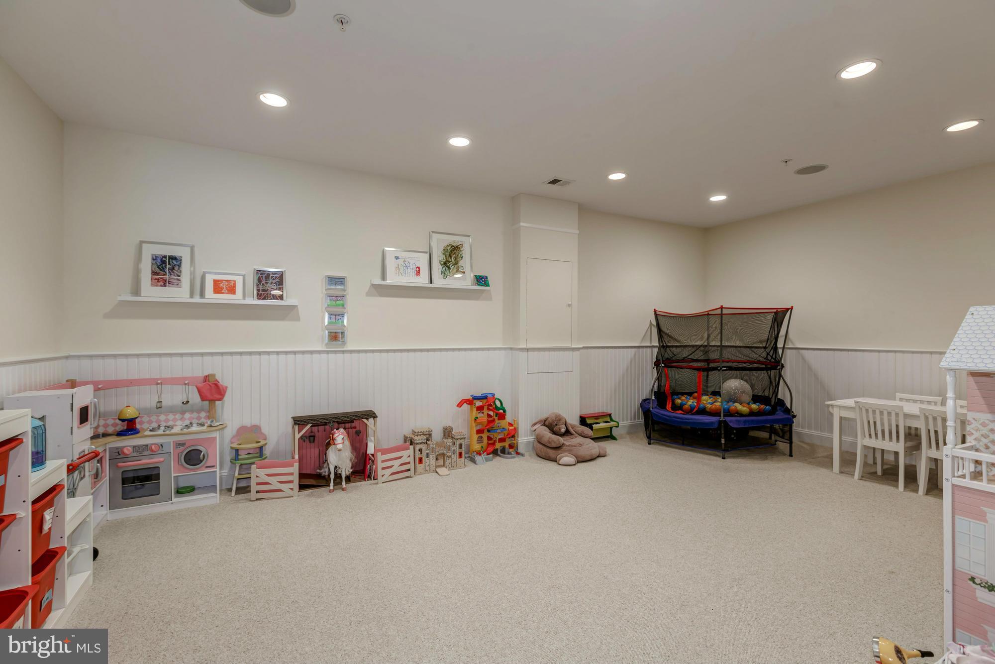 CHEVY CHASE MANOR - Residential