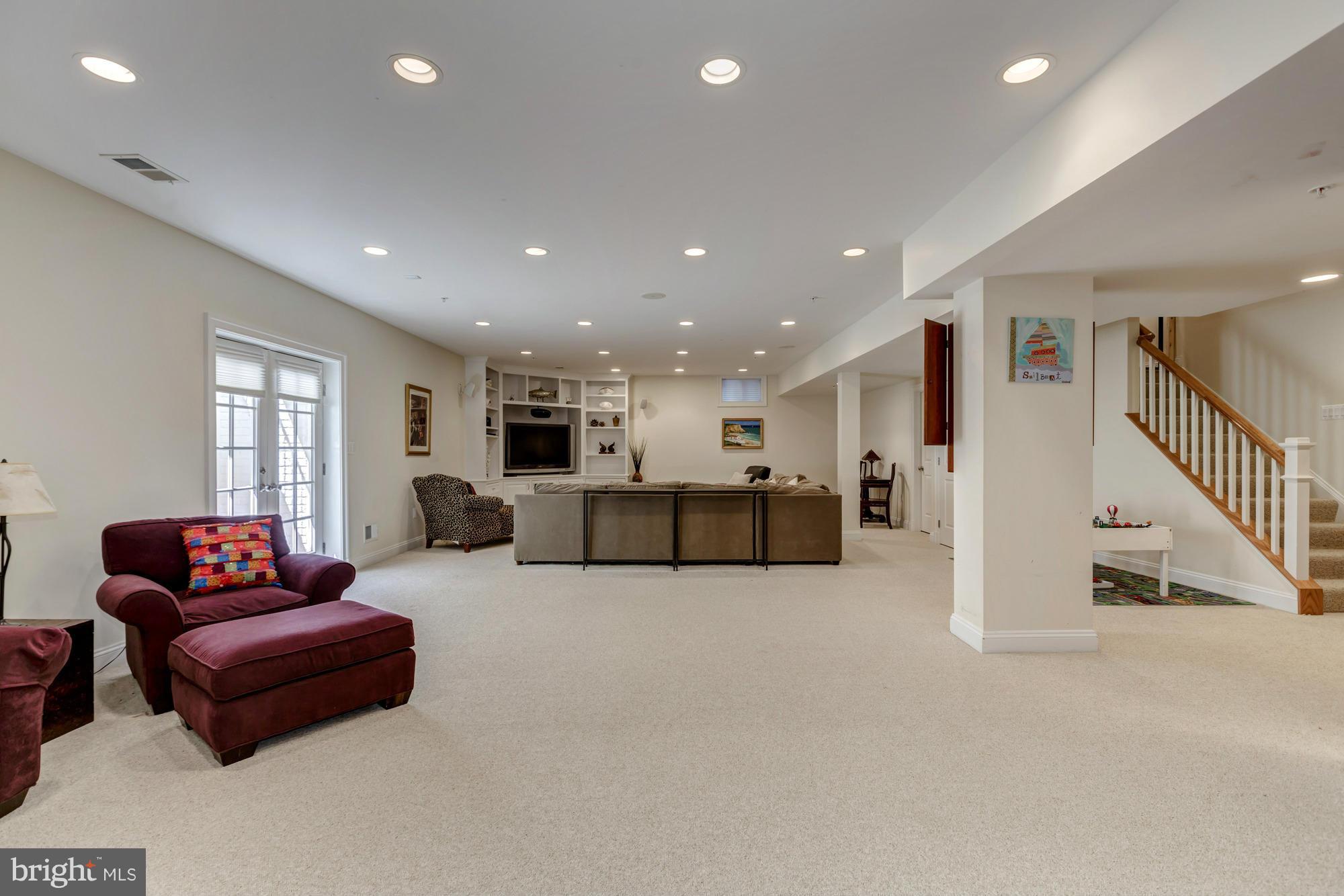 CHEVY CHASE MANOR - Residential