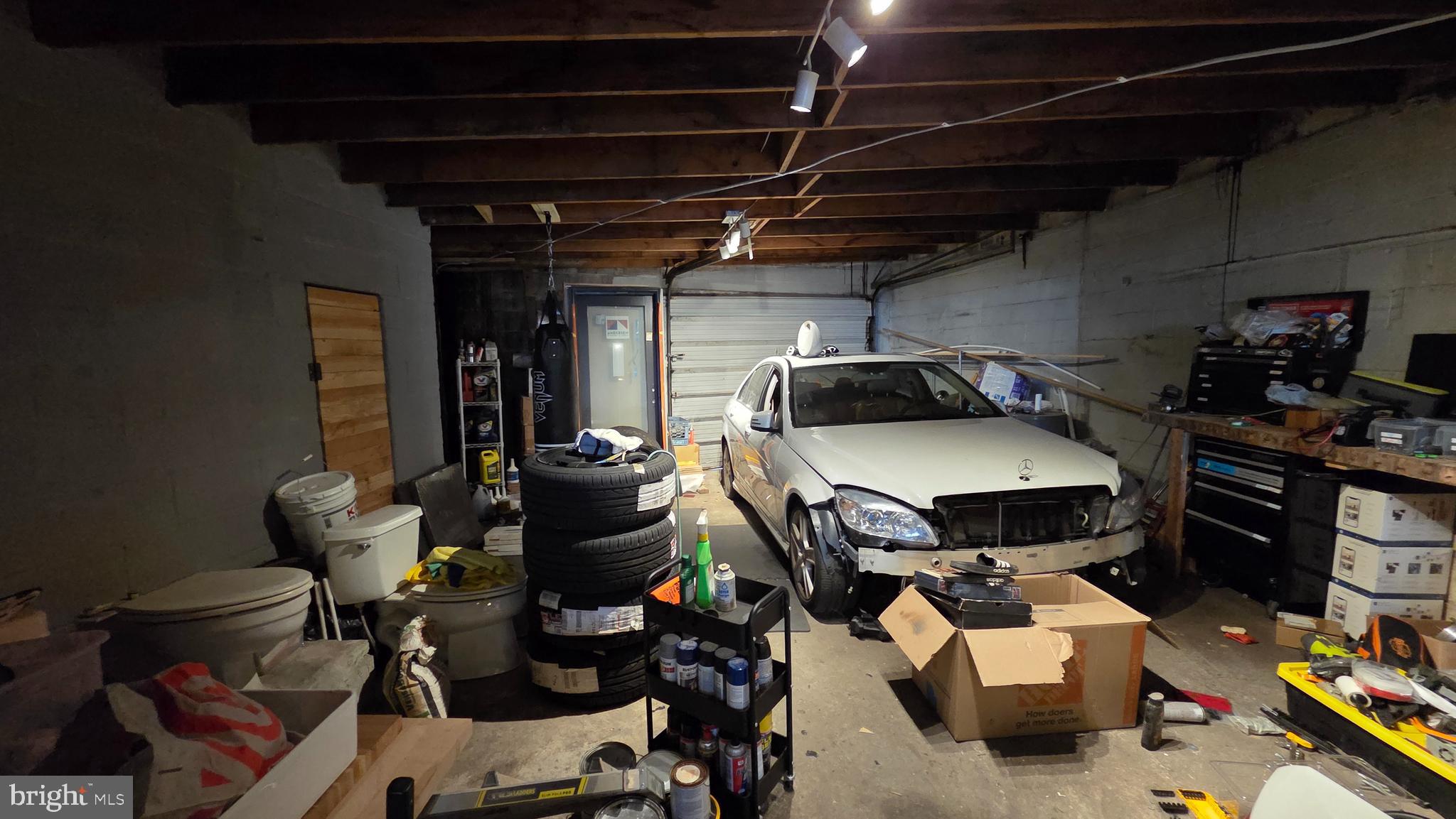 EAST KENSINGTON - Commercial Sale