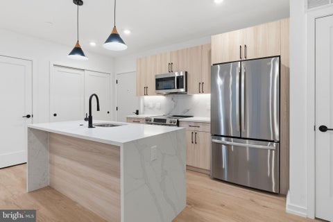Condo For Rent - 208 Vine Street #3E<br/> PHILADELPHIA, PA 19106