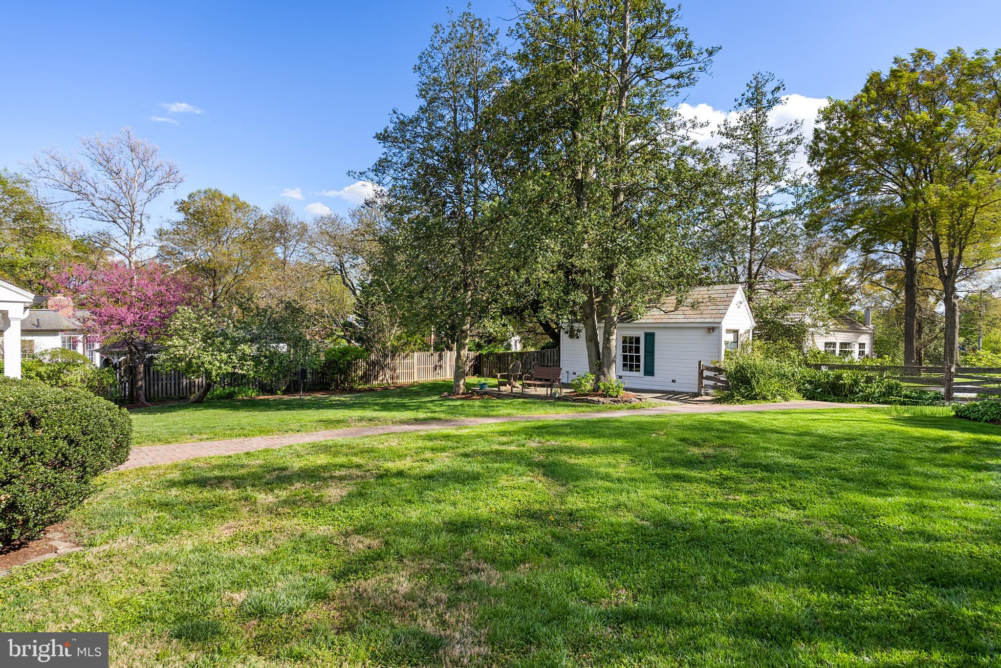 COLLEGE PARK - Residential