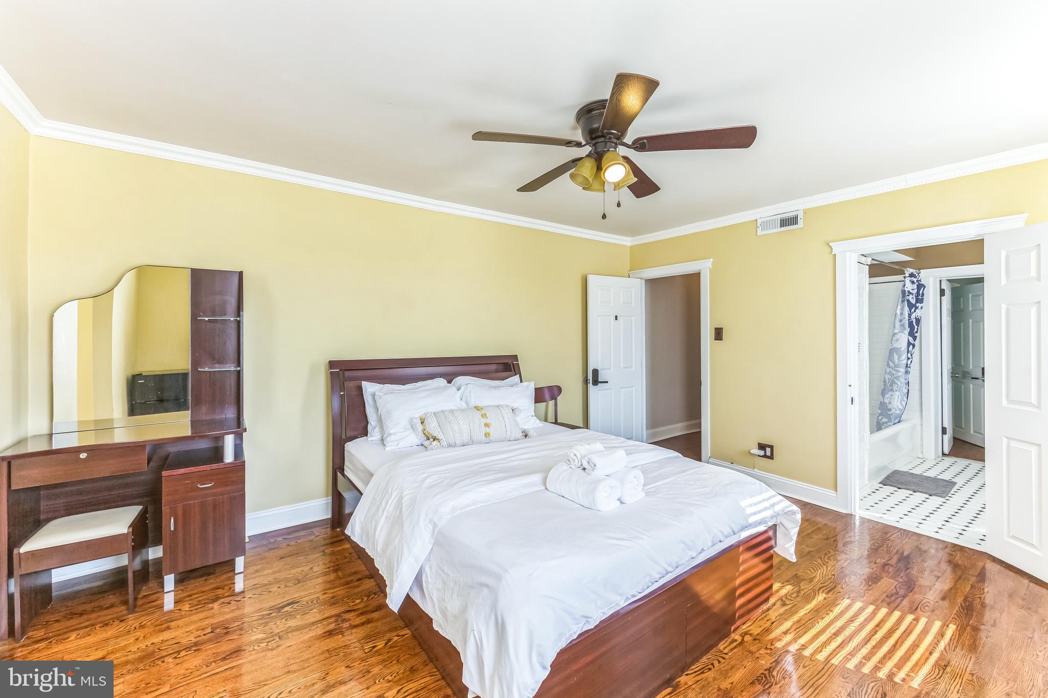 EAST KENSINGTON - Residential