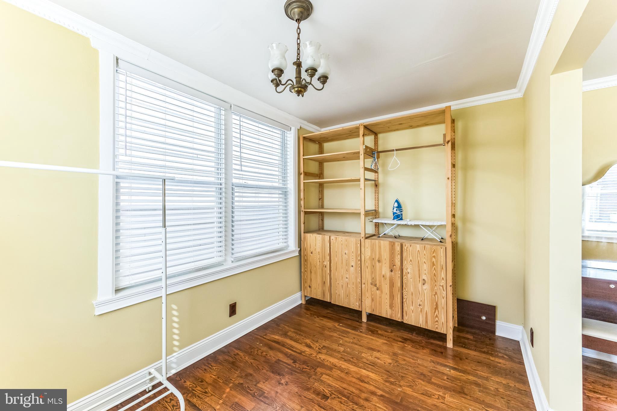 EAST KENSINGTON - Residential